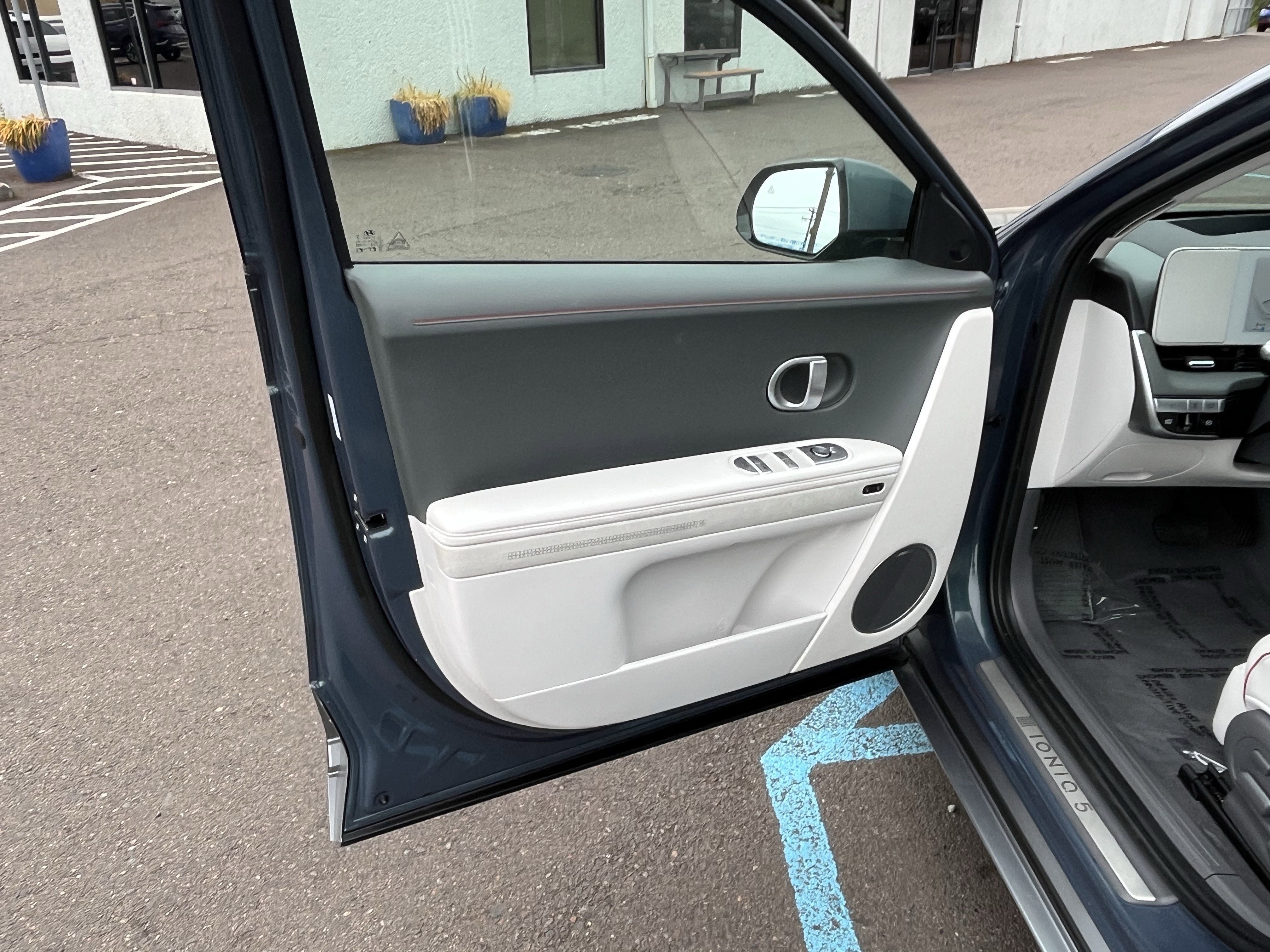 2023 Hyundai IONIQ 5 Limited