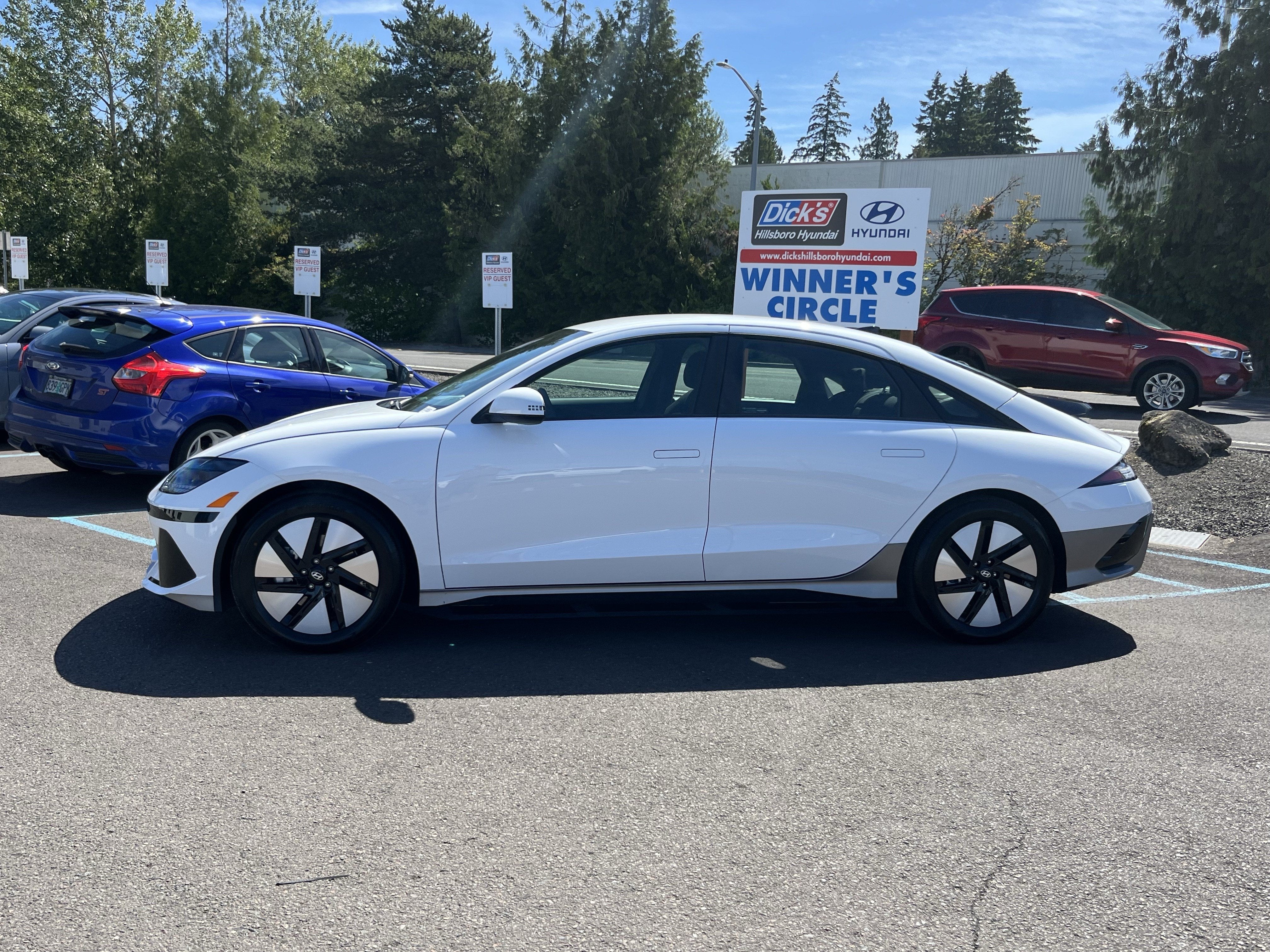 2025 Hyundai IONIQ 6 SE Standard Range