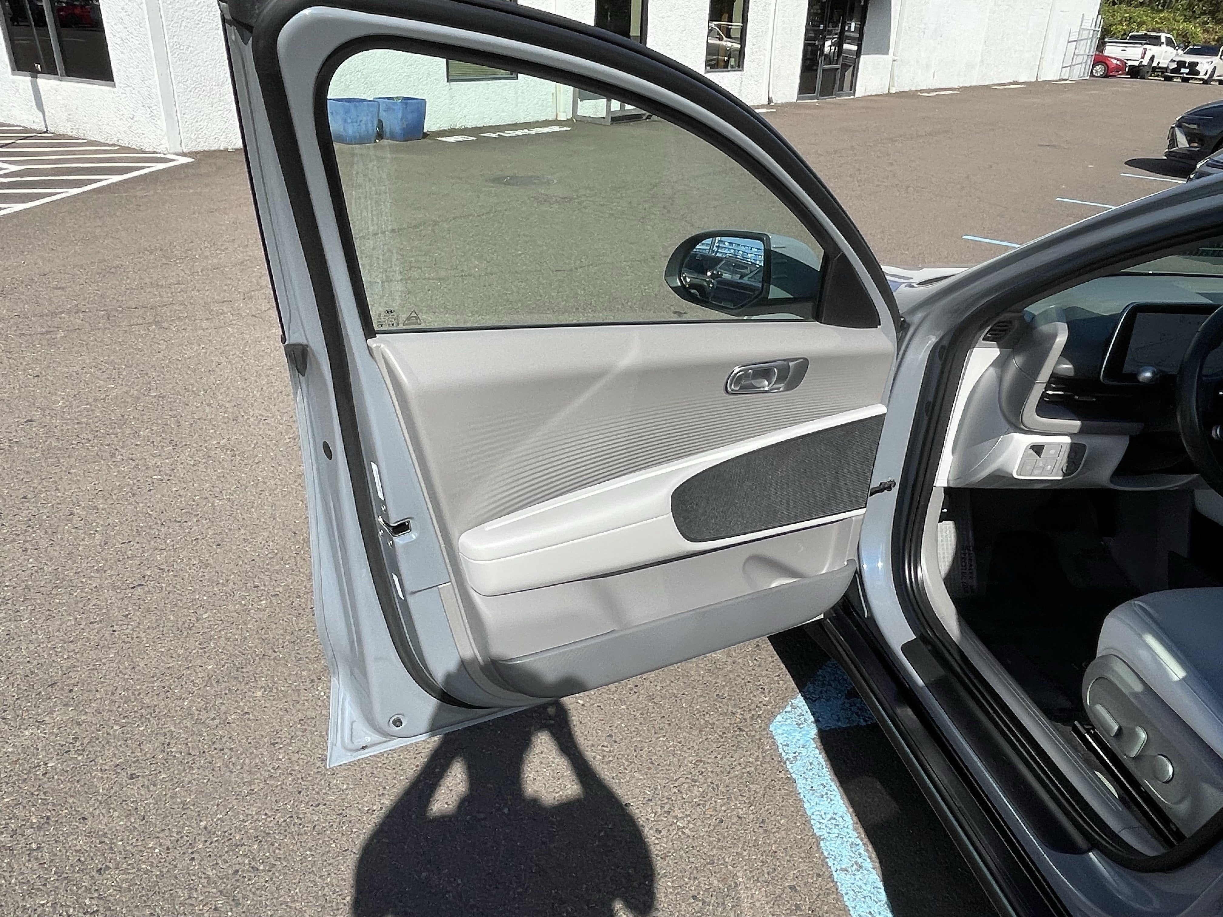 2025 Hyundai IONIQ 6 SEL