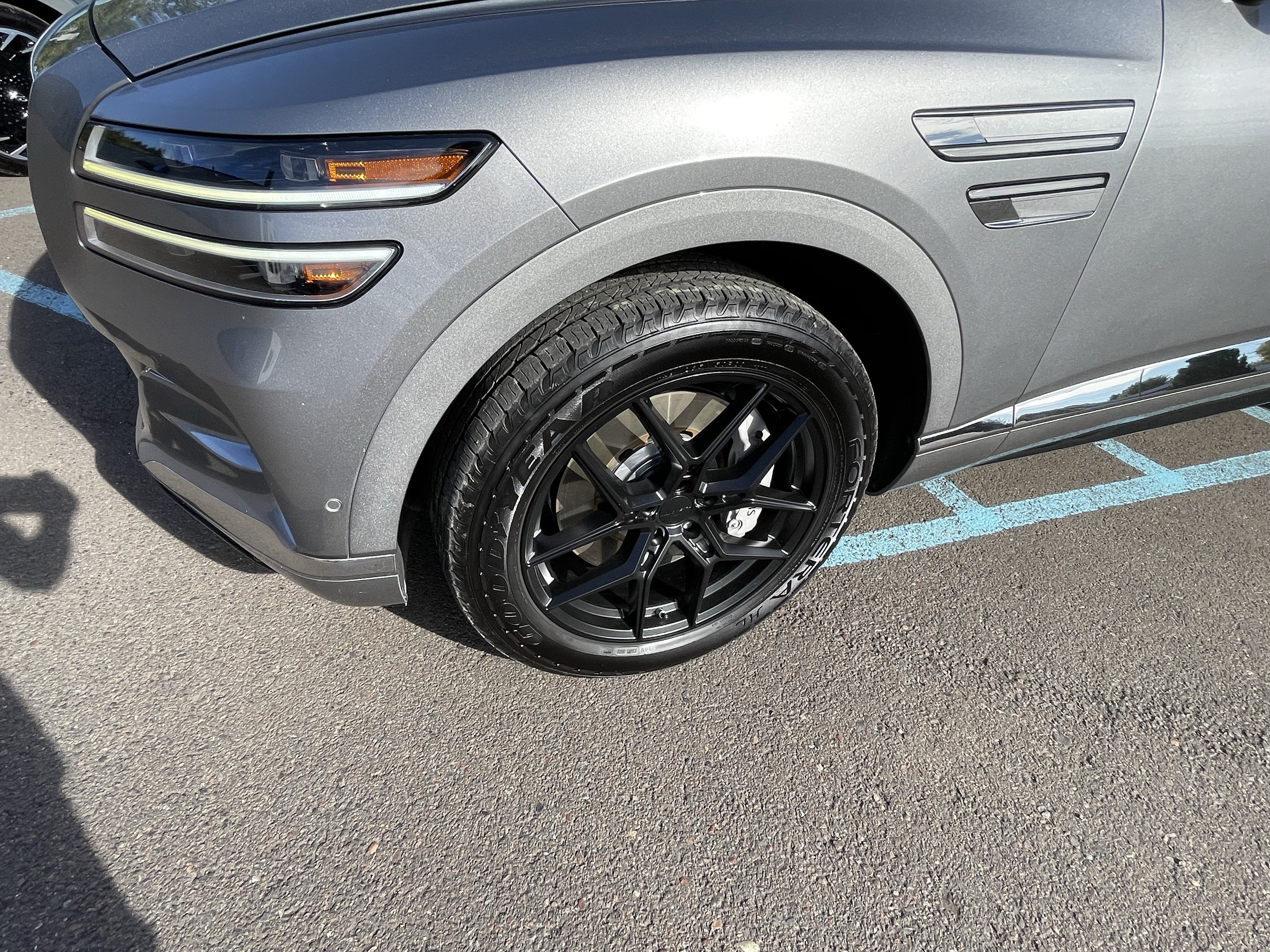 2023 Genesis GV80 Advanced +
