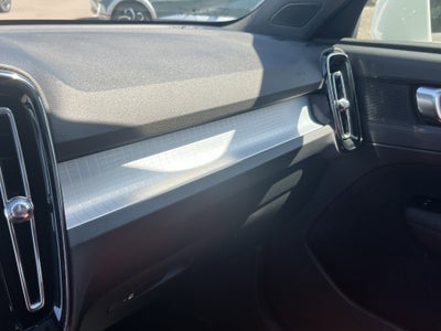 2019 Volvo XC40 Momentum