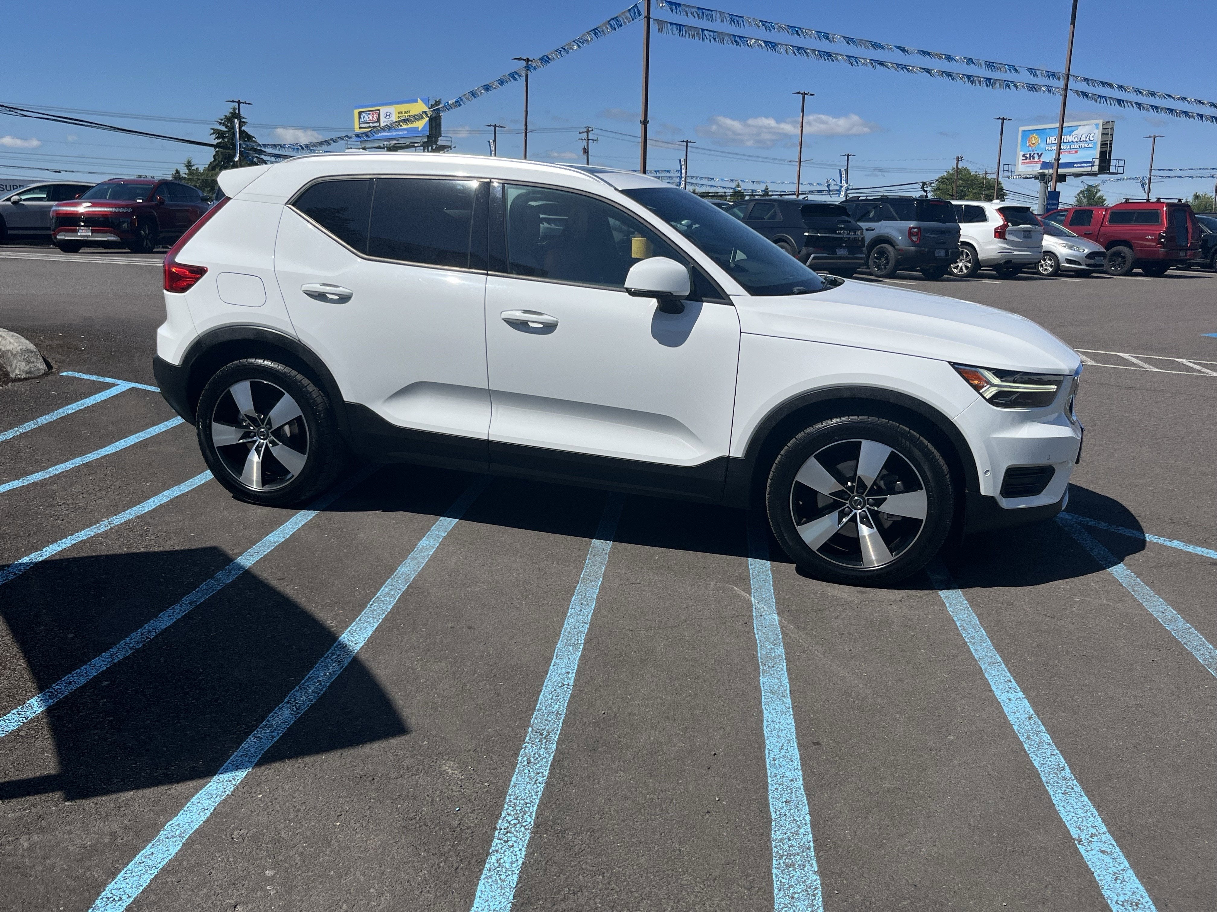 2019 Volvo XC40 Momentum