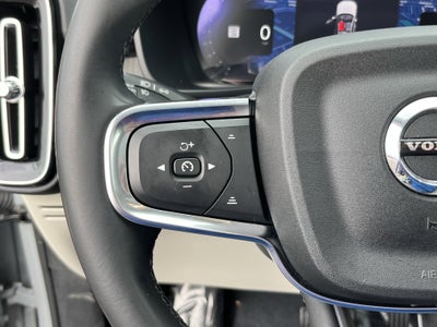 2024 Volvo XC40 Plus Bright Theme