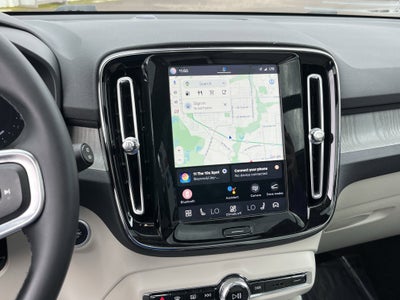 2024 Volvo XC40 Plus Bright Theme