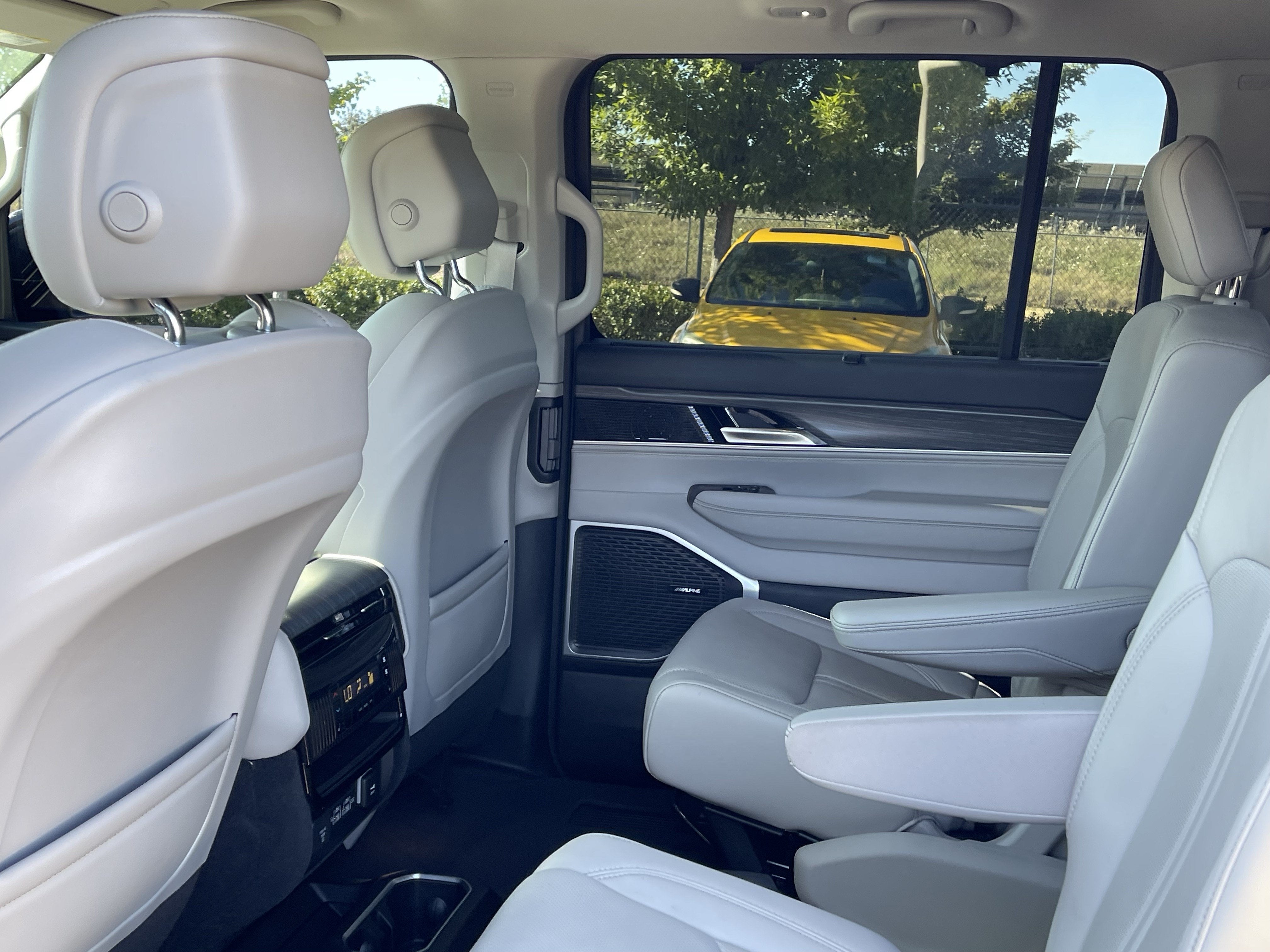 2023 Jeep Wagoneer Series III