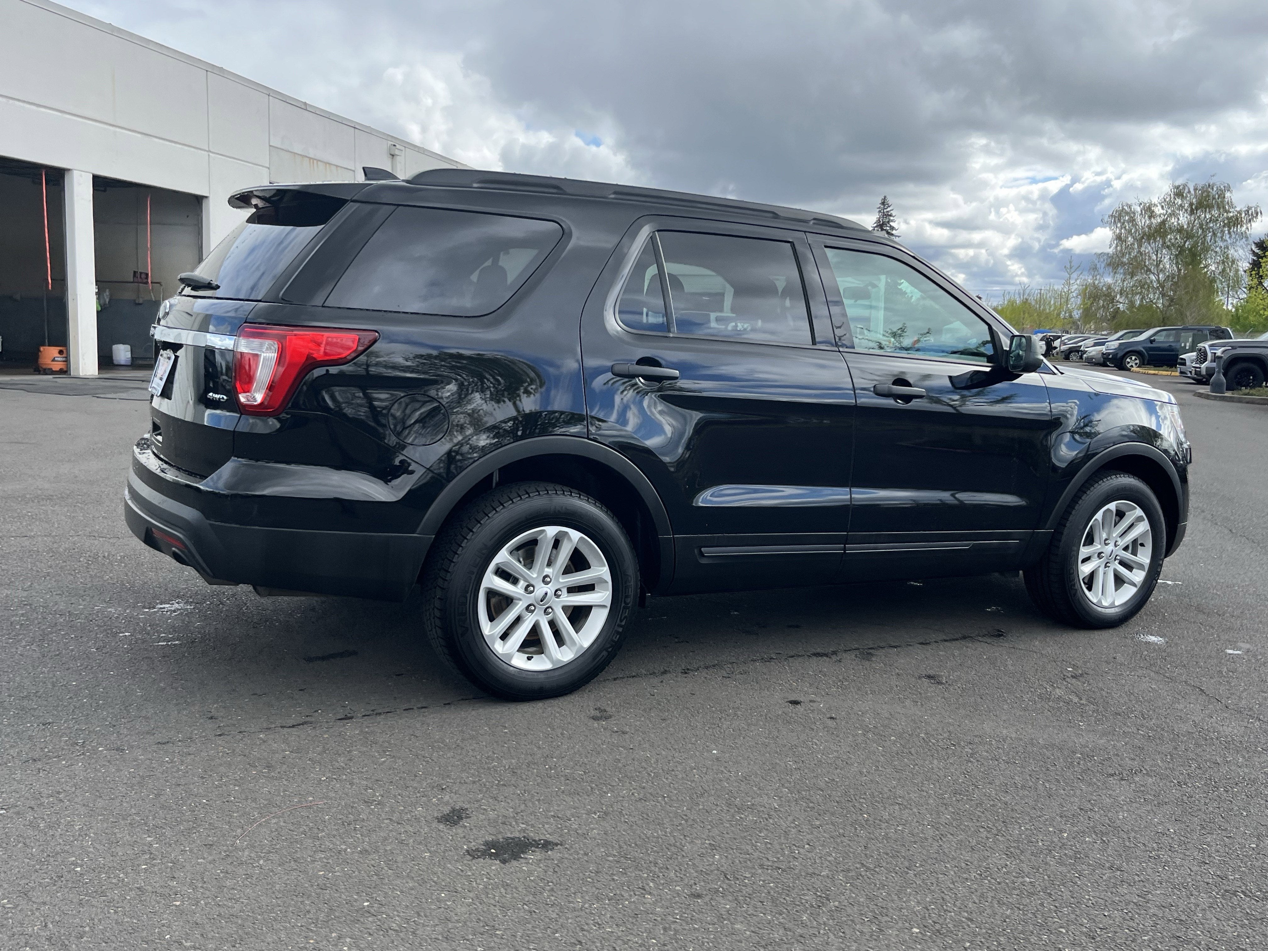 2017 Ford Explorer Base