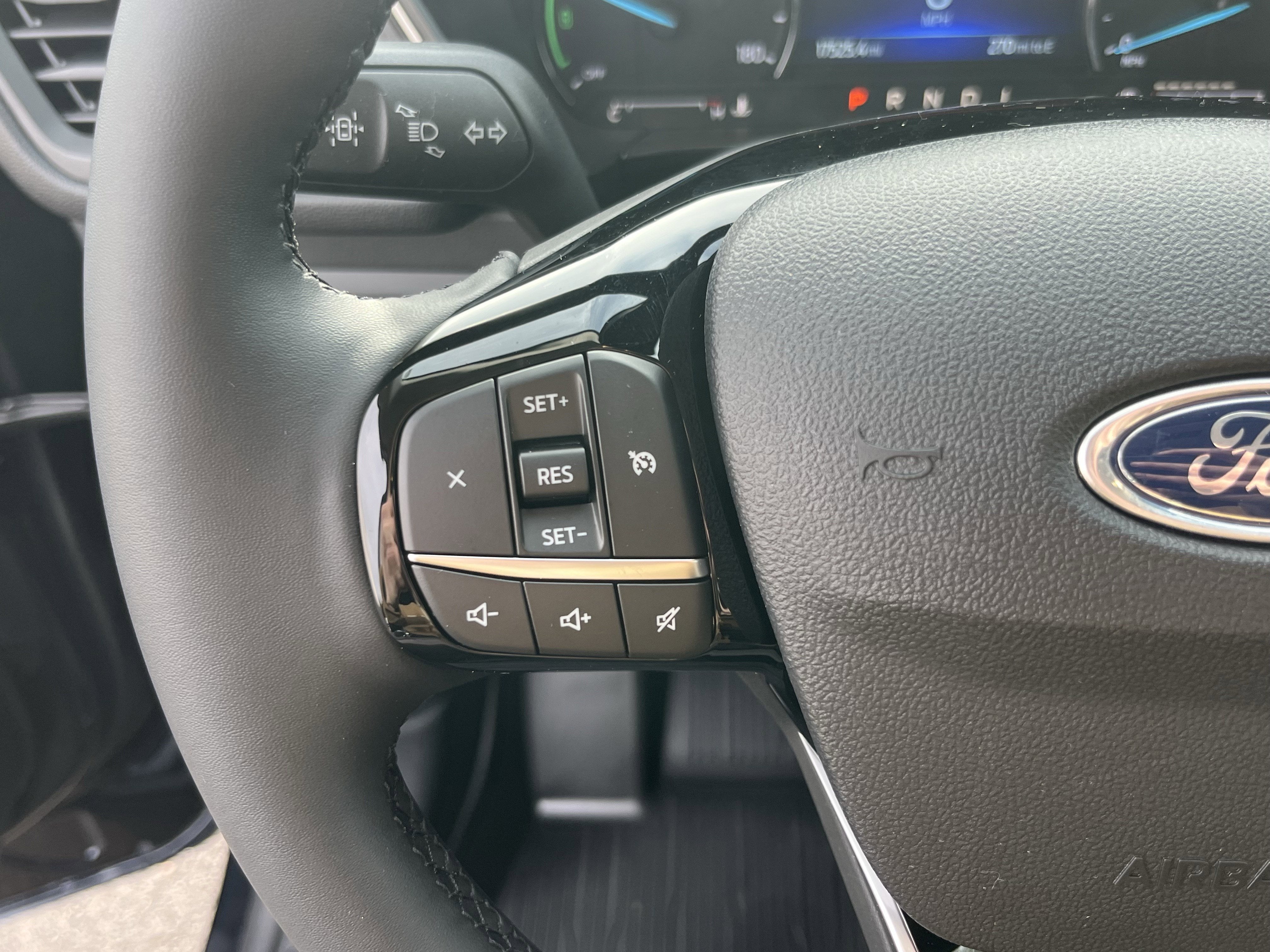 2021 Ford Escape SE Hybrid
