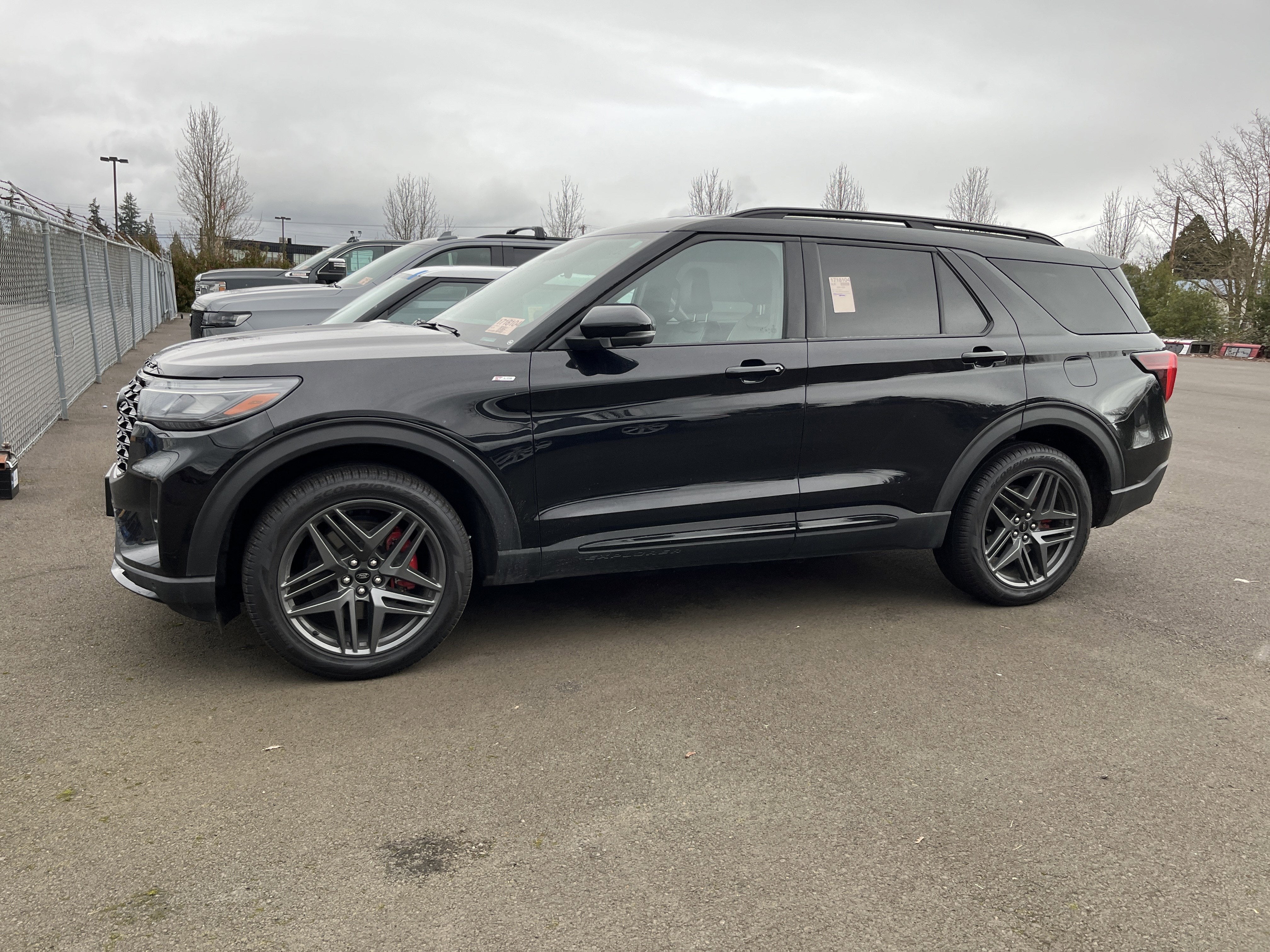 2025 Ford Explorer ST-Line