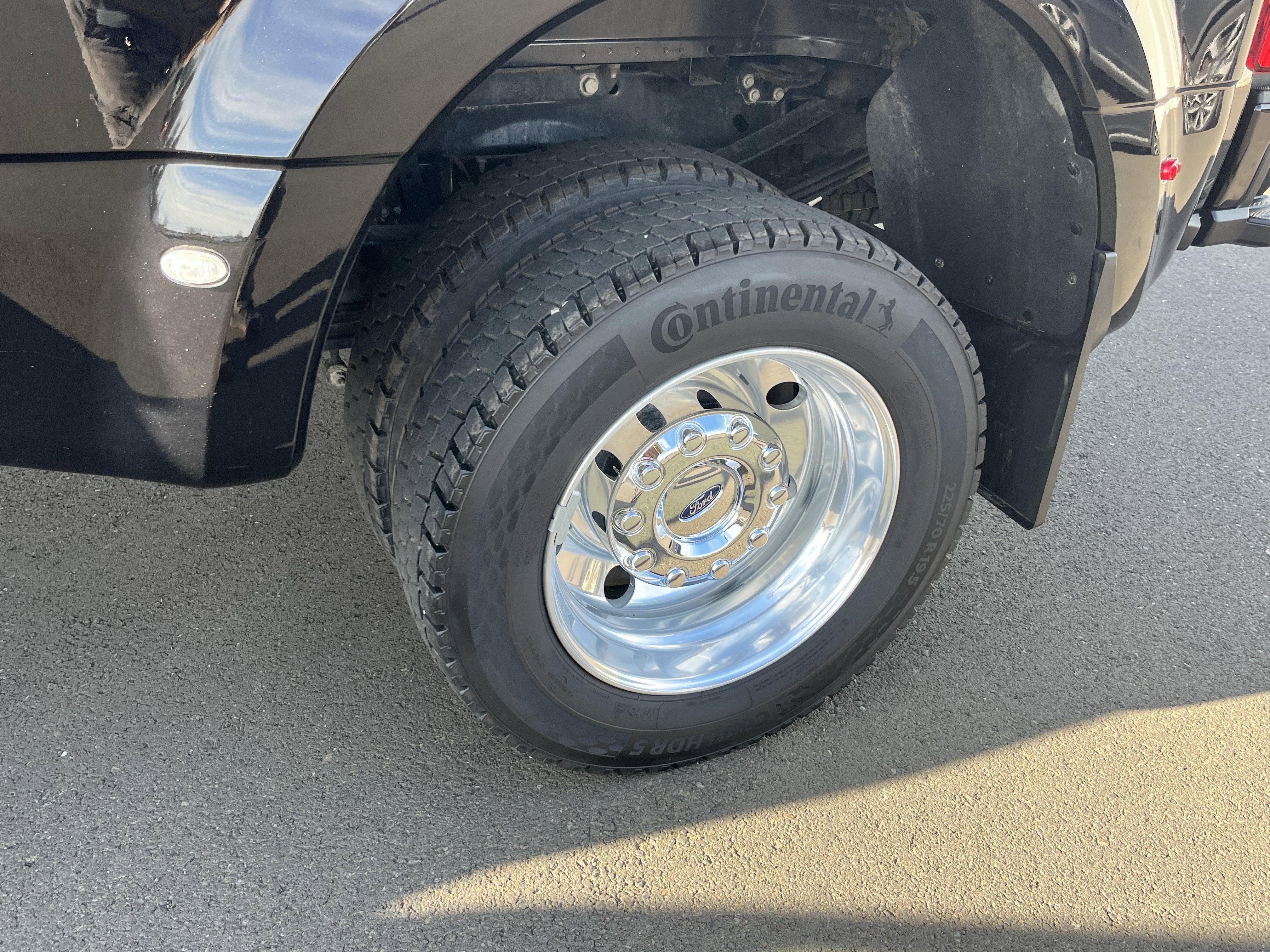 2025 Ford Super Duty F-450 DRW Platinum