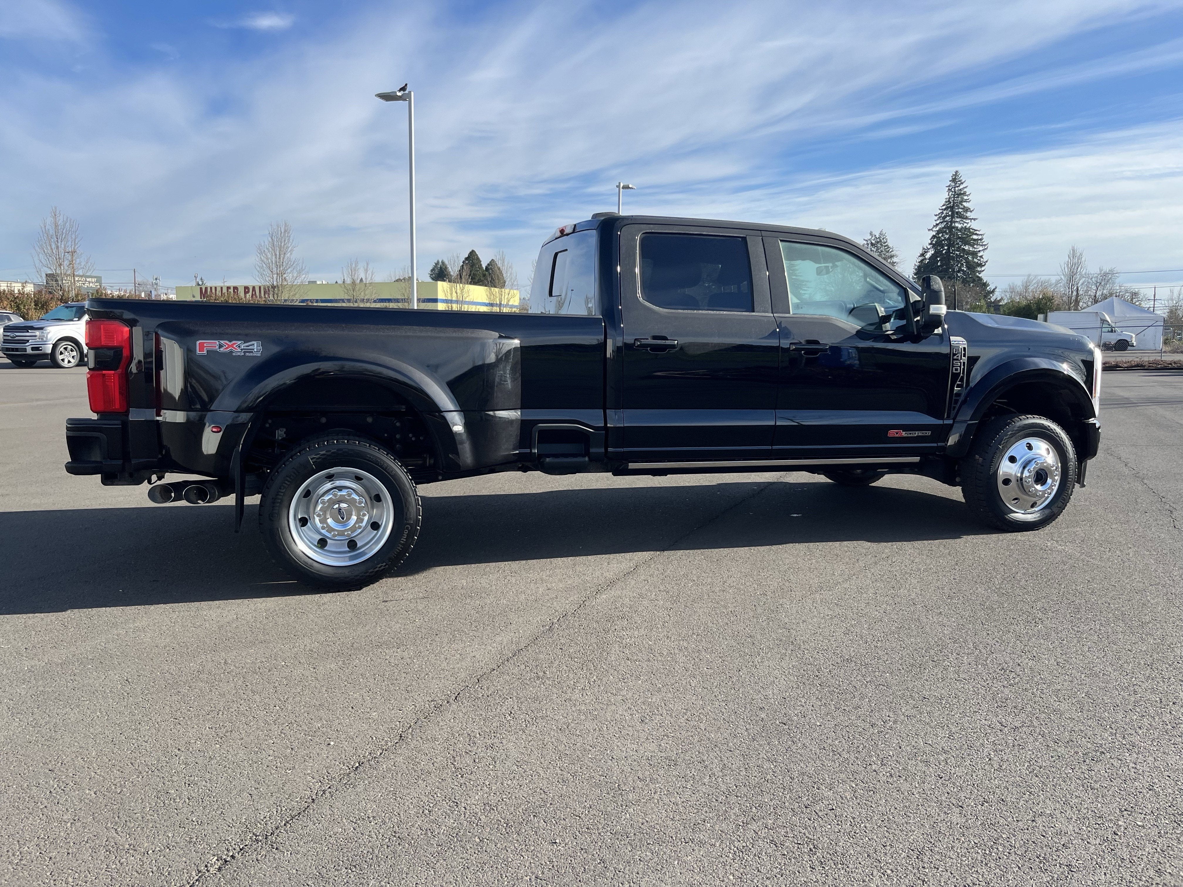 2025 Ford Super Duty F-450 DRW Platinum