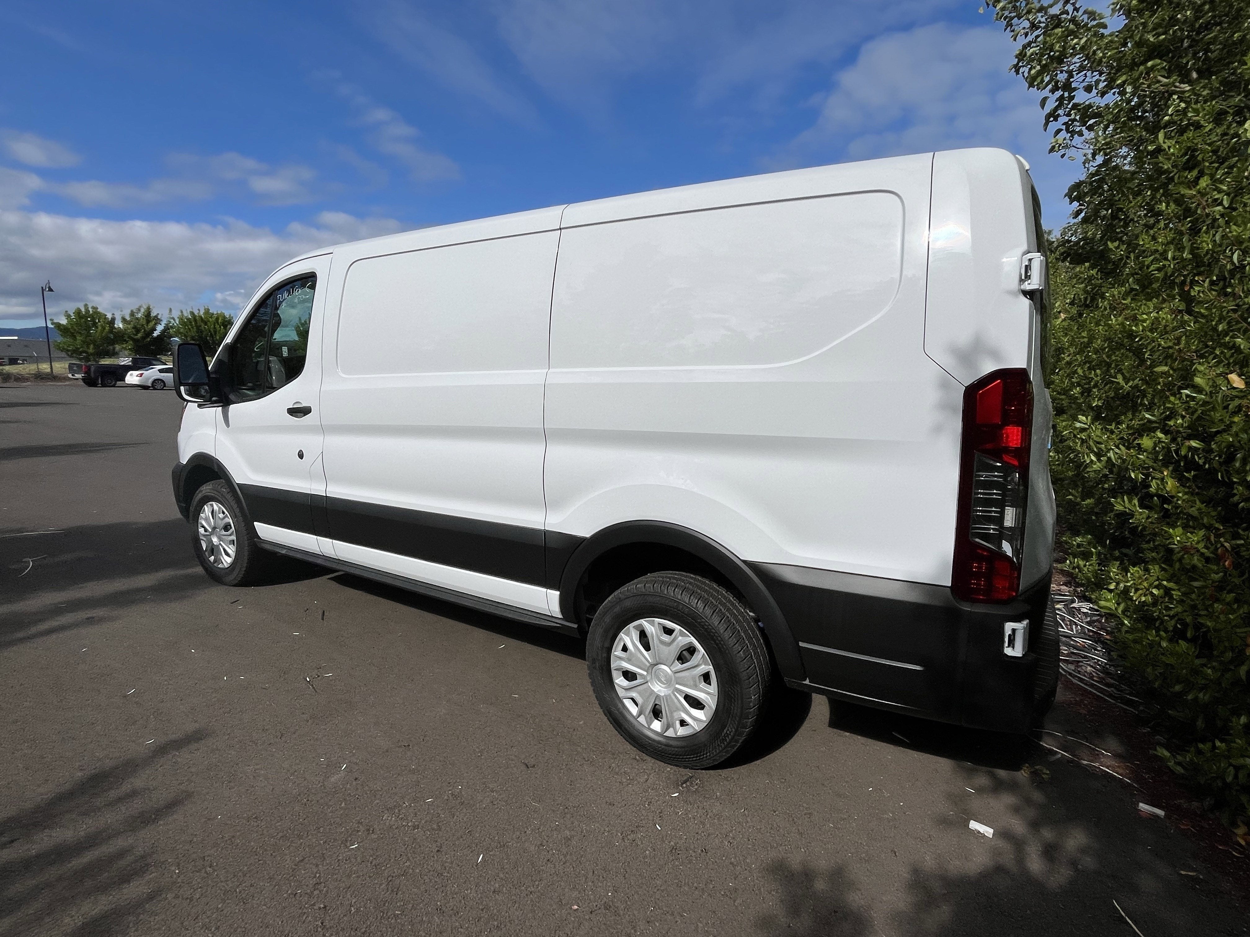 2023 Ford E-Transit Cargo Van Base