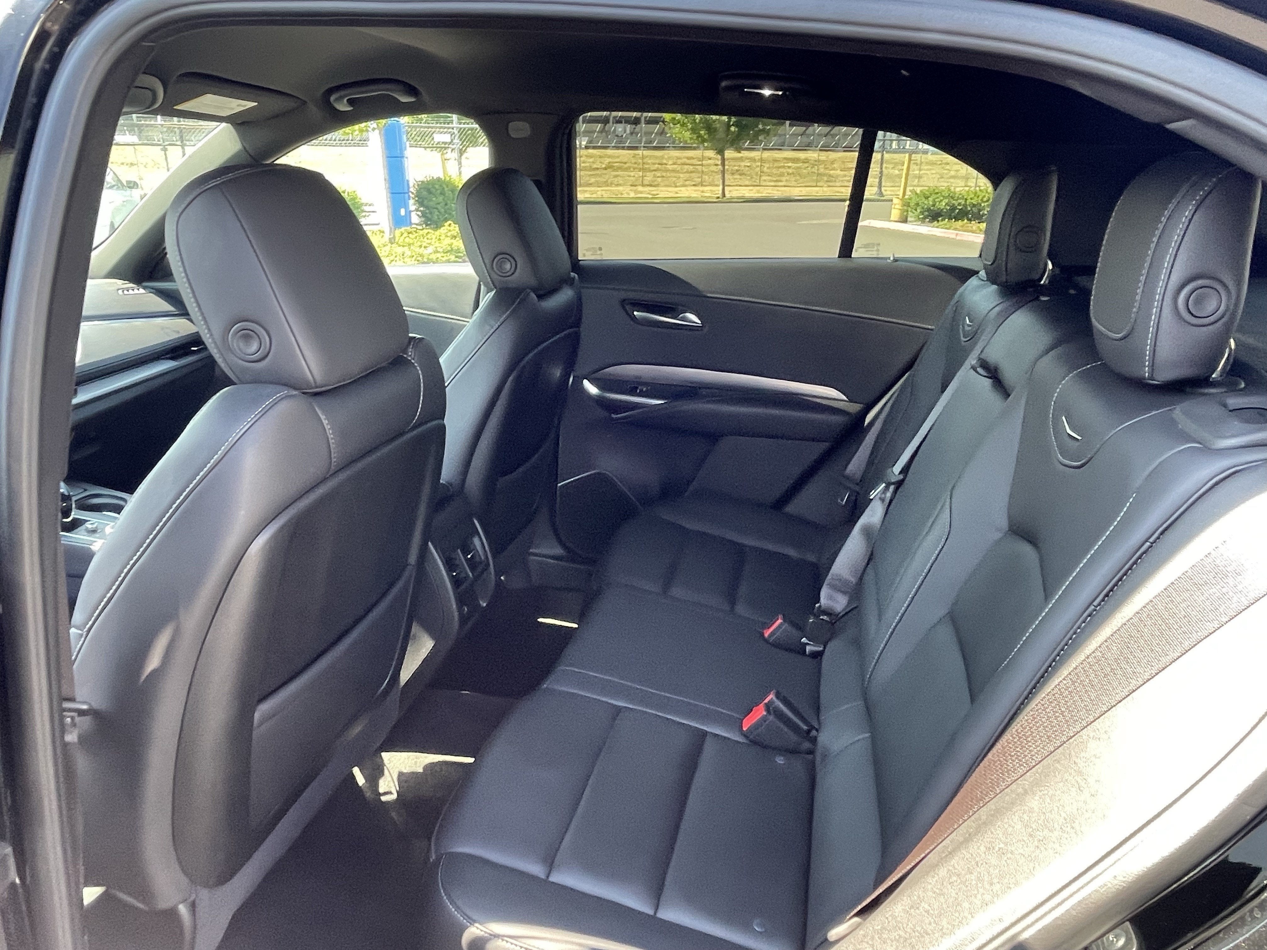 2024 Cadillac XT4 AWD Premium Luxury