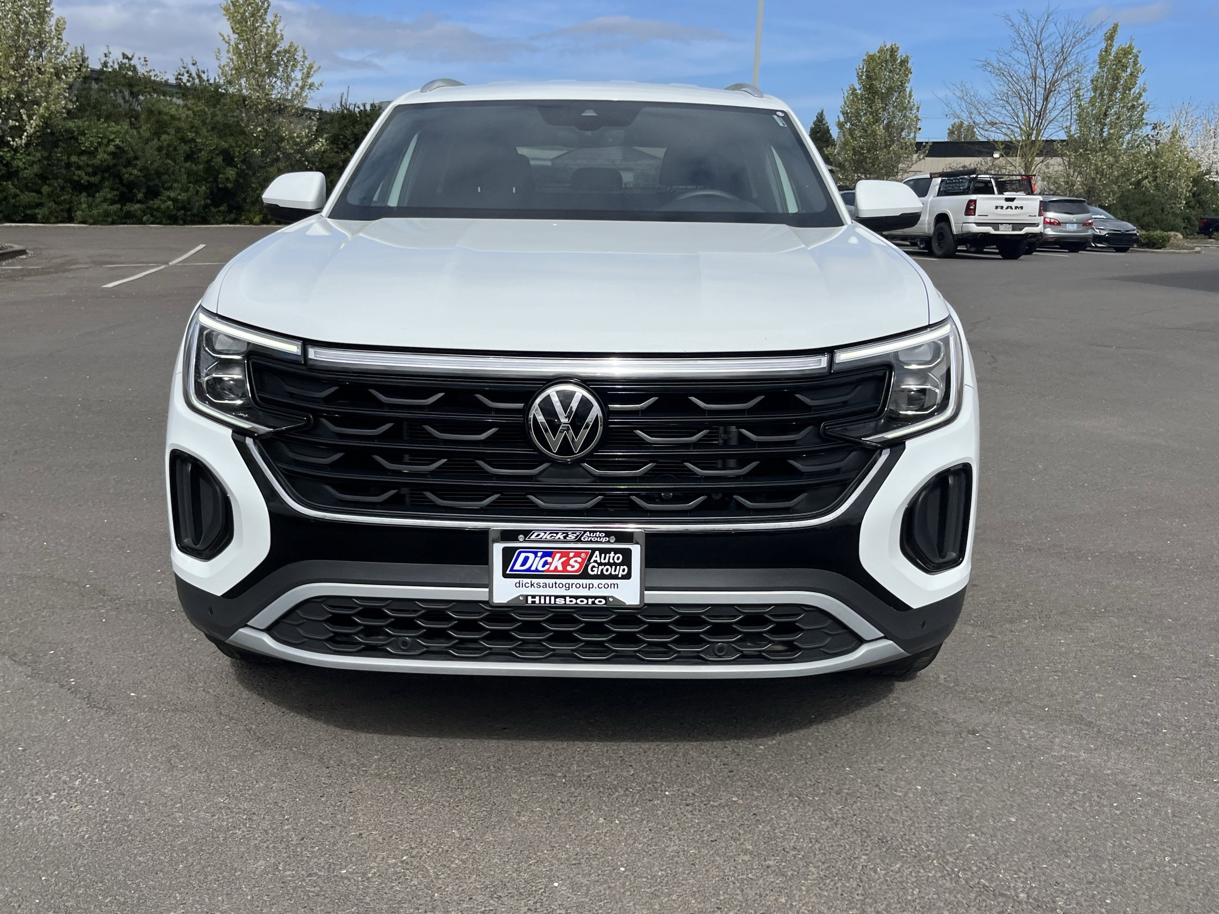 2025 Volkswagen Atlas Cross Sport 2.0T SE w/Technology