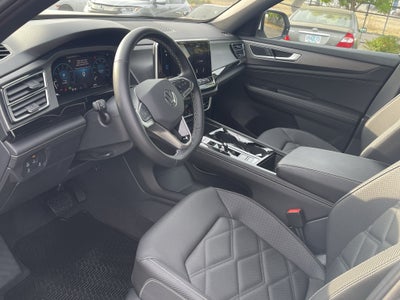 2025 Volkswagen Atlas Cross Sport 2.0T SE w/Technology