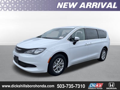 2023 Chrysler Voyager LX