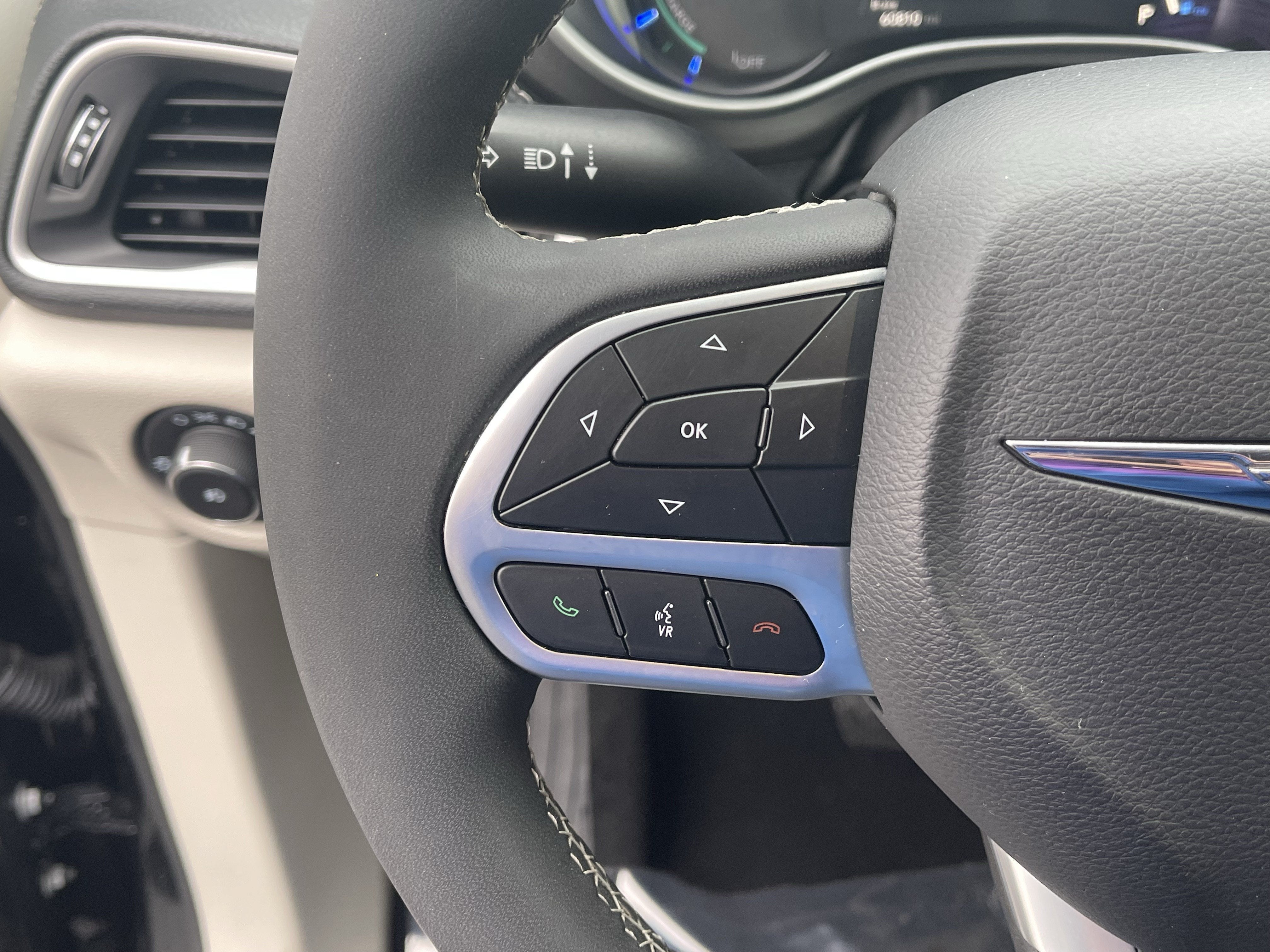 2023 Chrysler Pacifica Hybrid Touring L