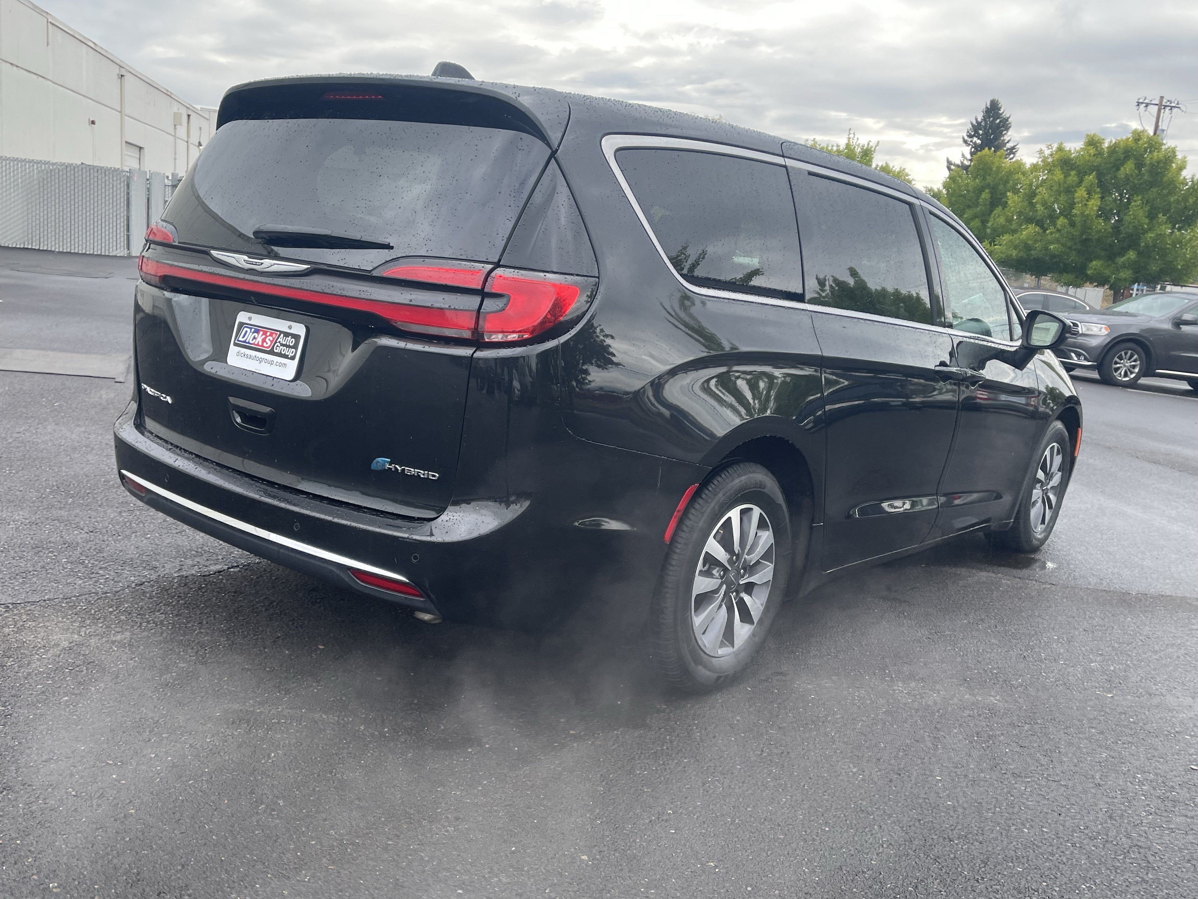 2023 Chrysler Pacifica Hybrid Touring L