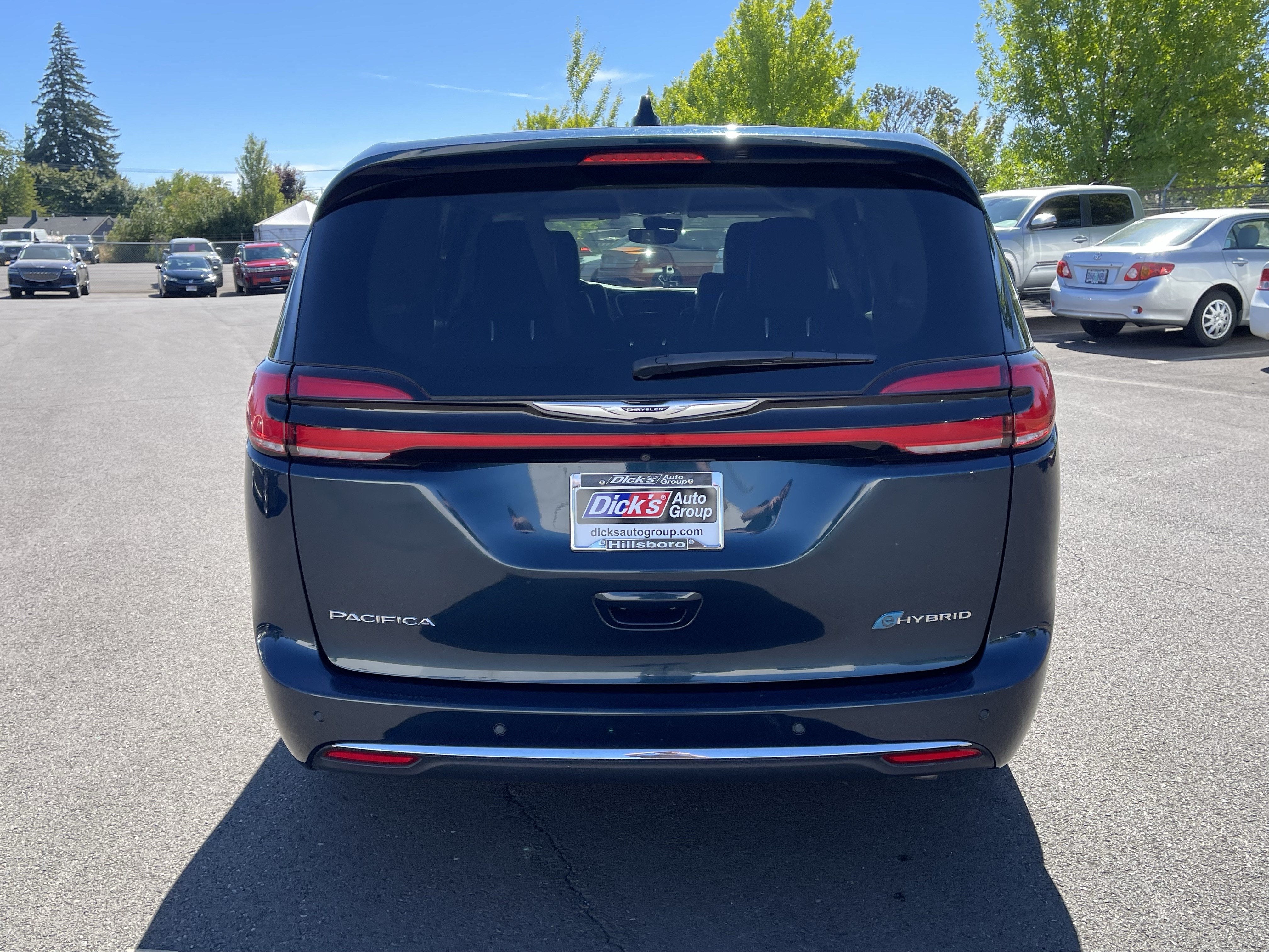 2023 Chrysler Pacifica Hybrid Touring L