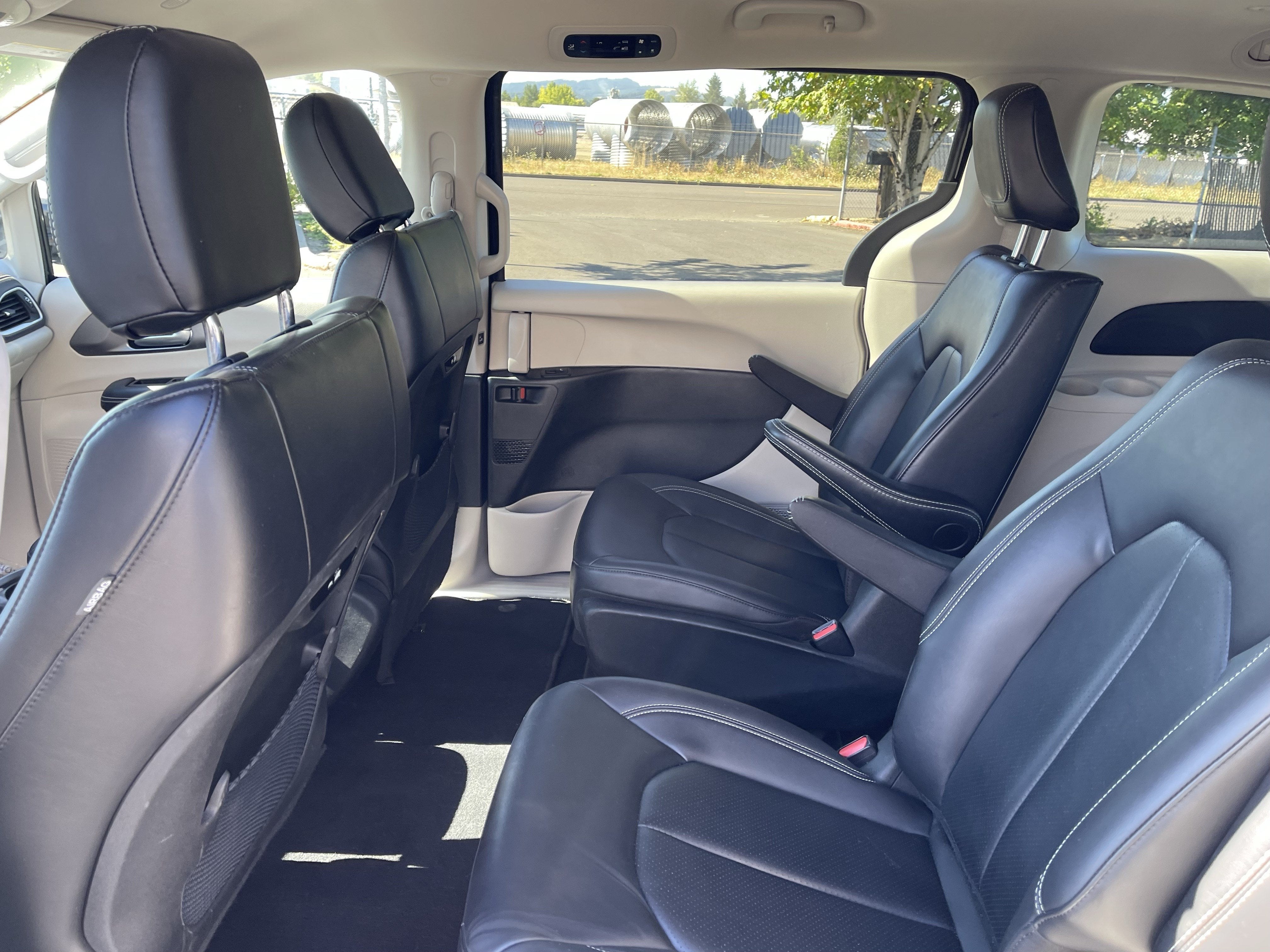 2024 Chrysler Pacifica Hybrid Select