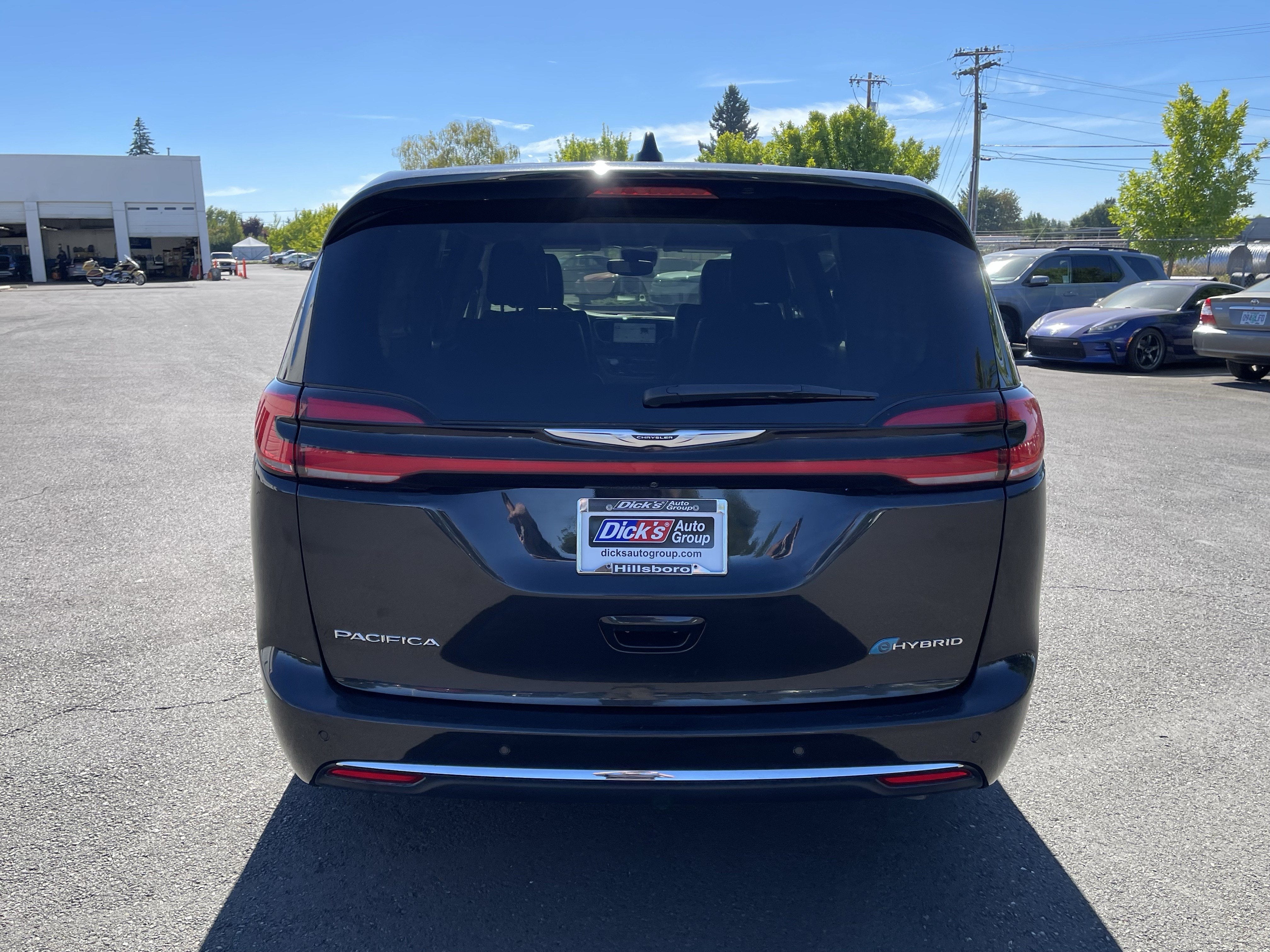 2024 Chrysler Pacifica Hybrid Select