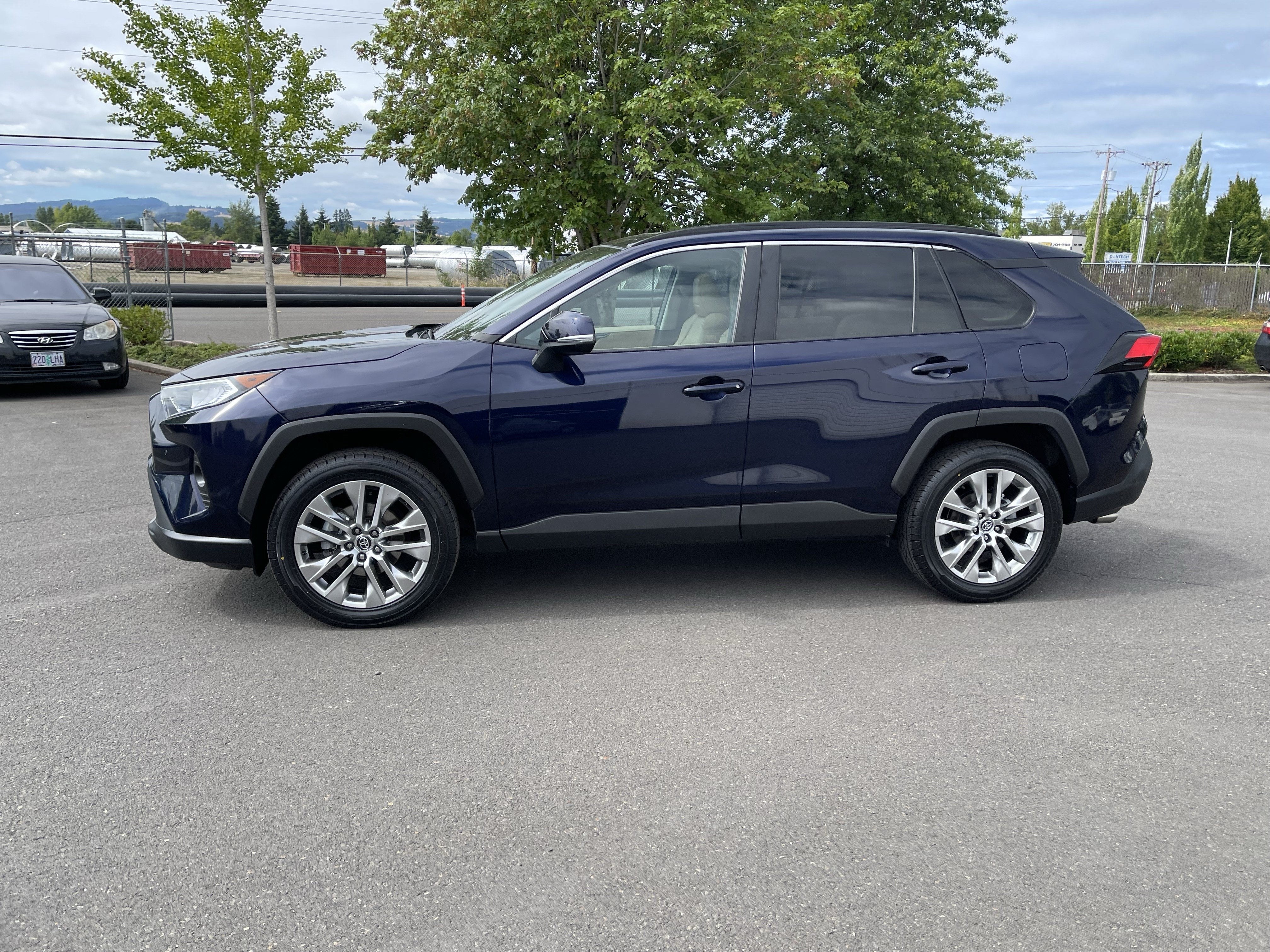 2020 Toyota RAV4 XLE Premium
