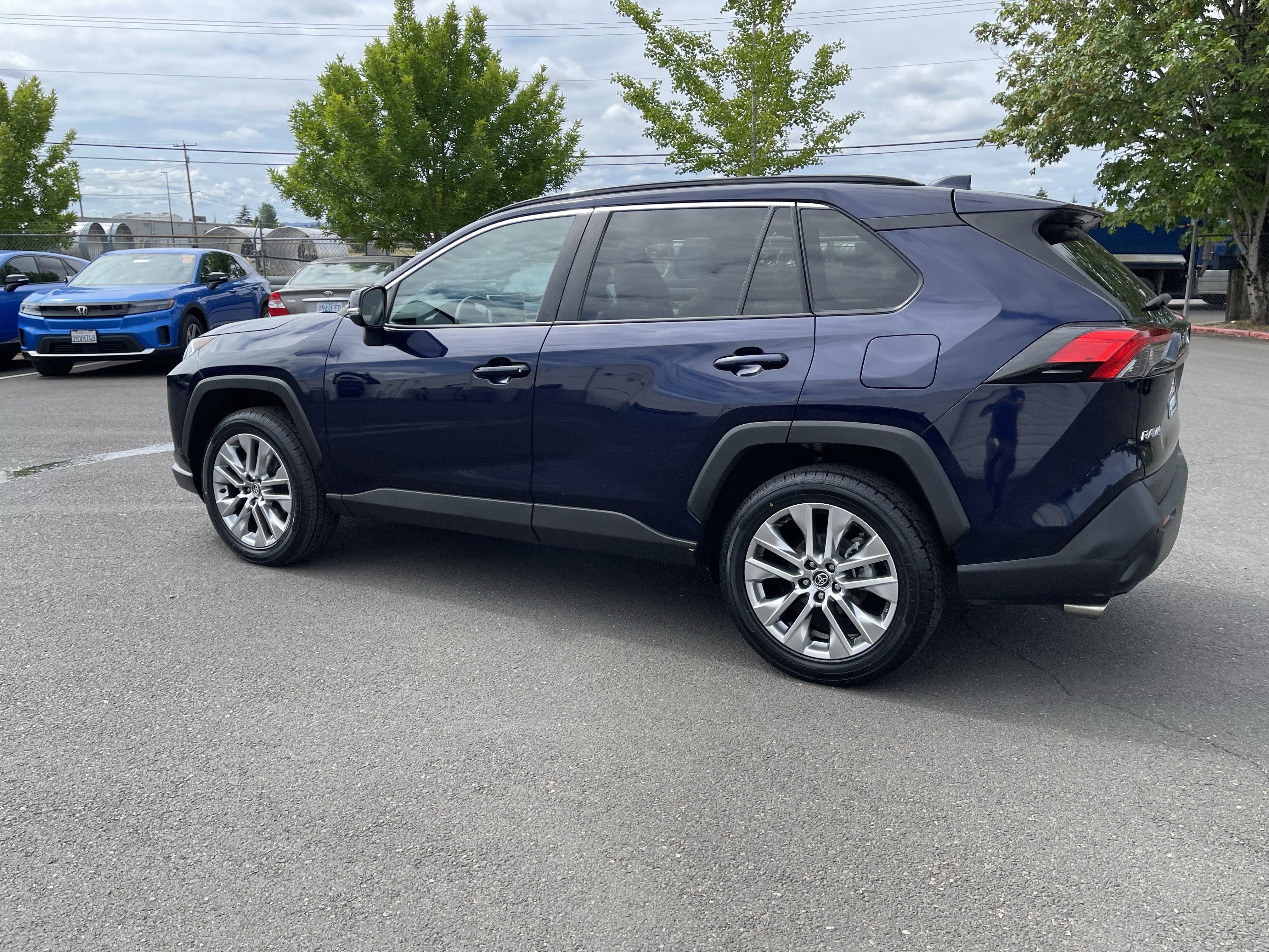 2020 Toyota RAV4 XLE Premium