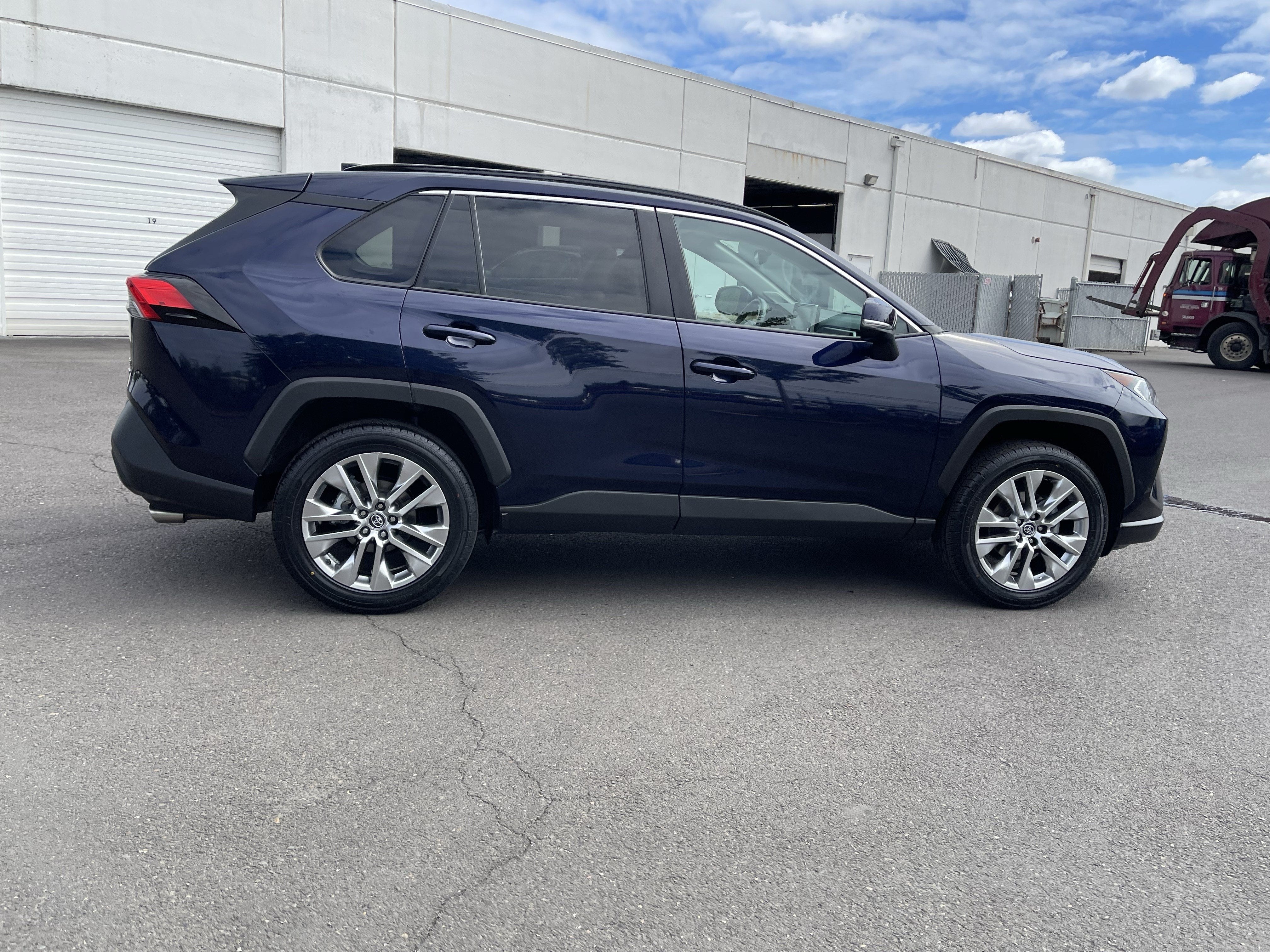 2020 Toyota RAV4 XLE Premium