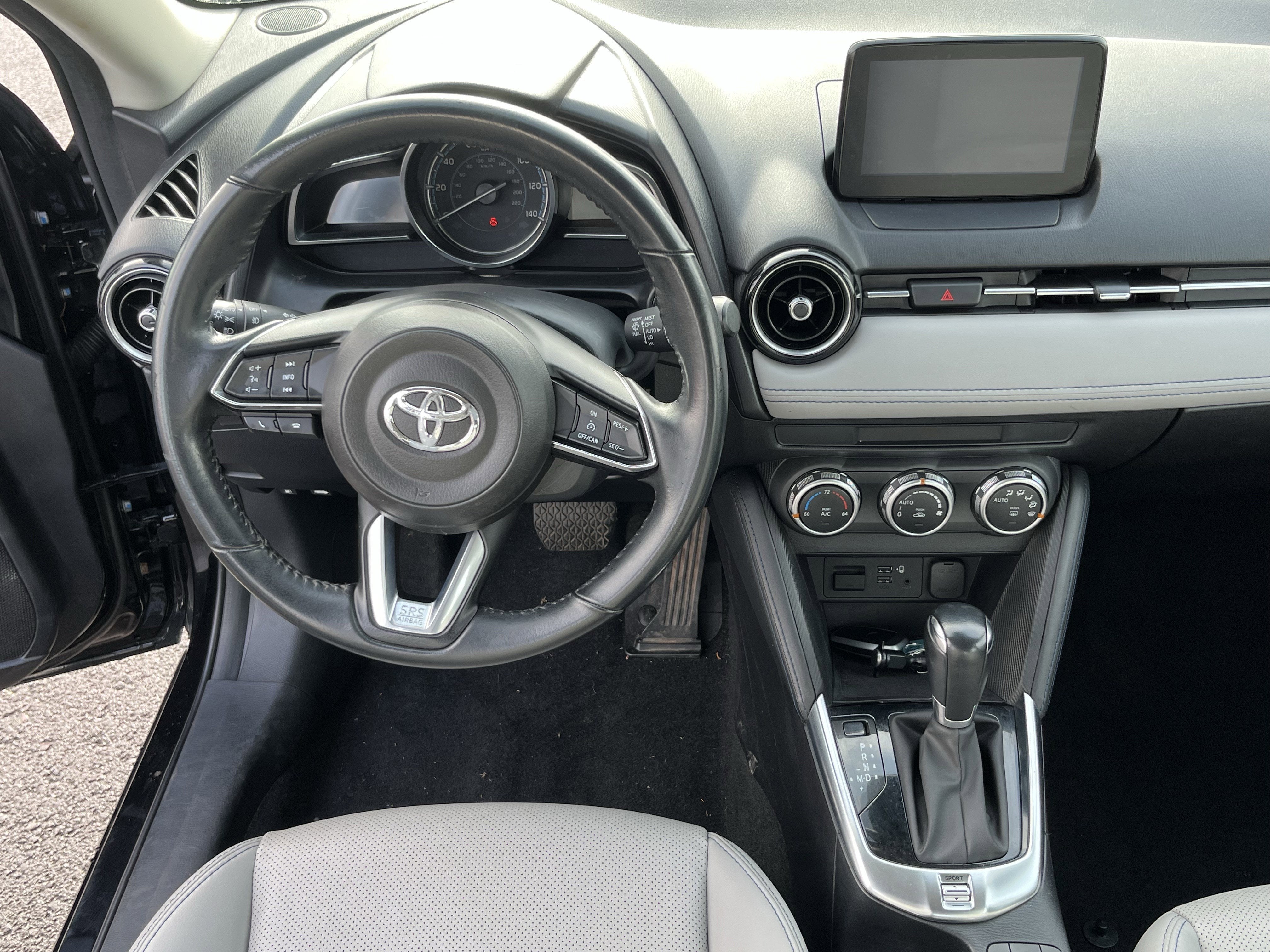 2020 Toyota Yaris Hatchback XLE