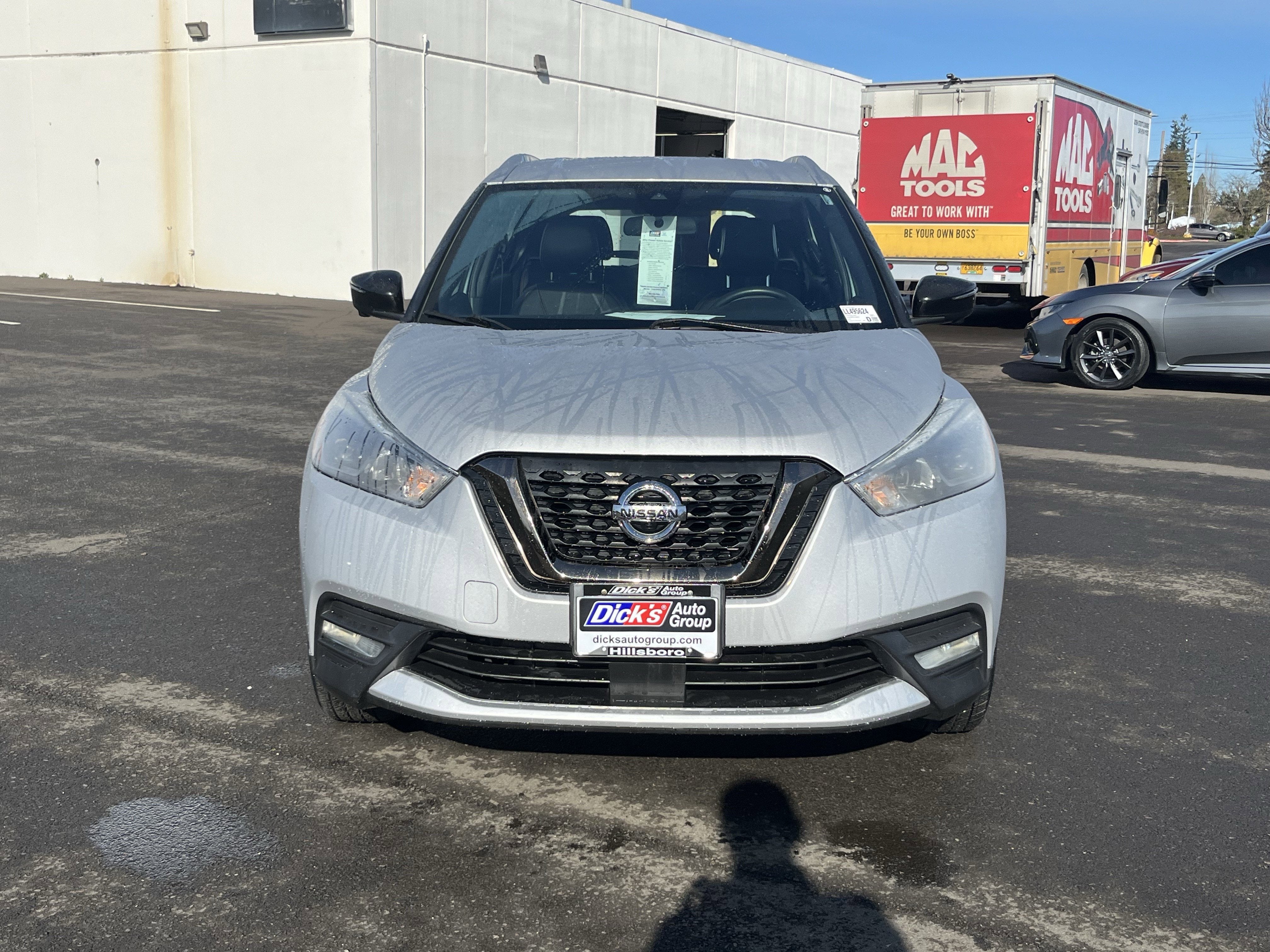 2020 Nissan Kicks SR