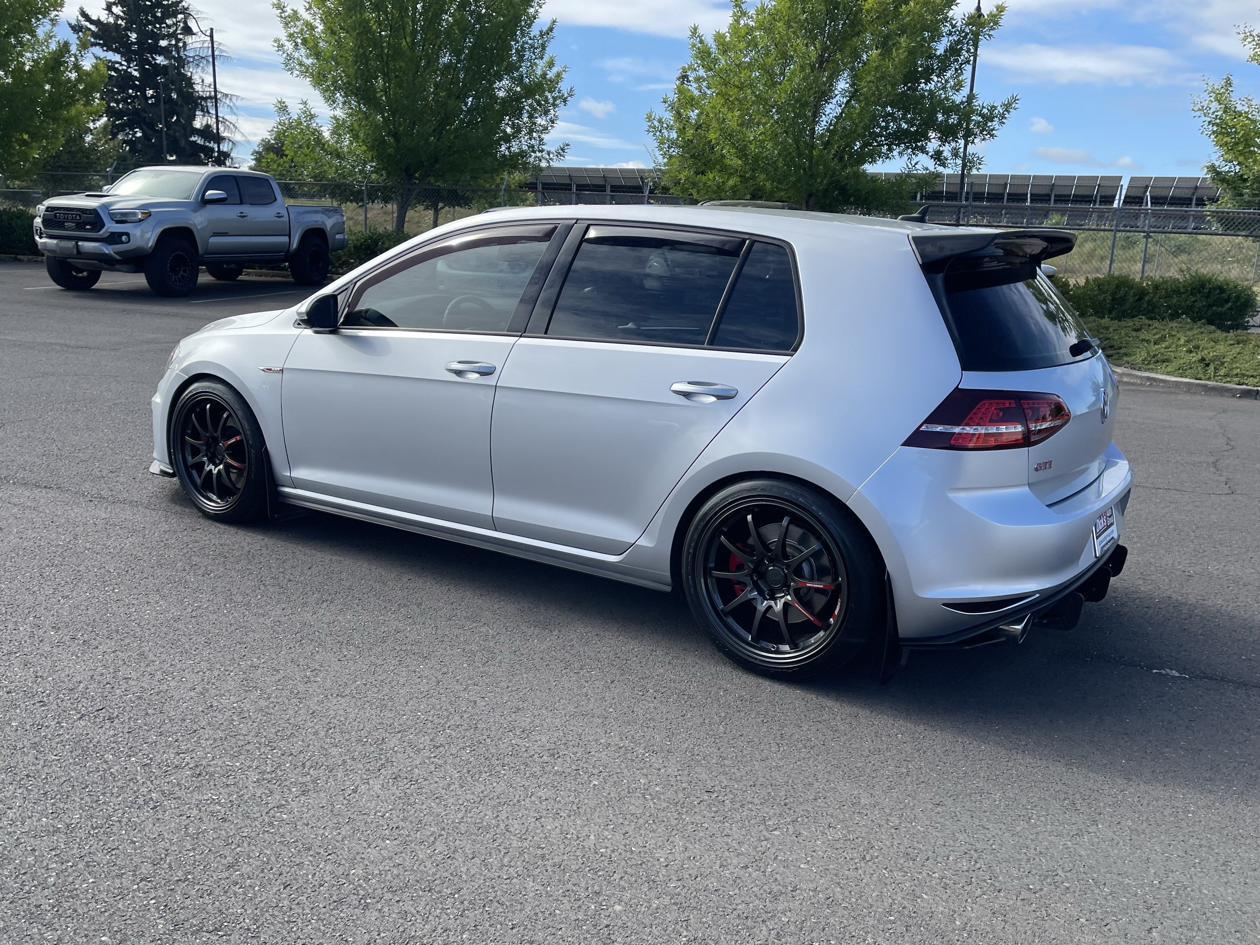 2017 Volkswagen Golf GTI S
