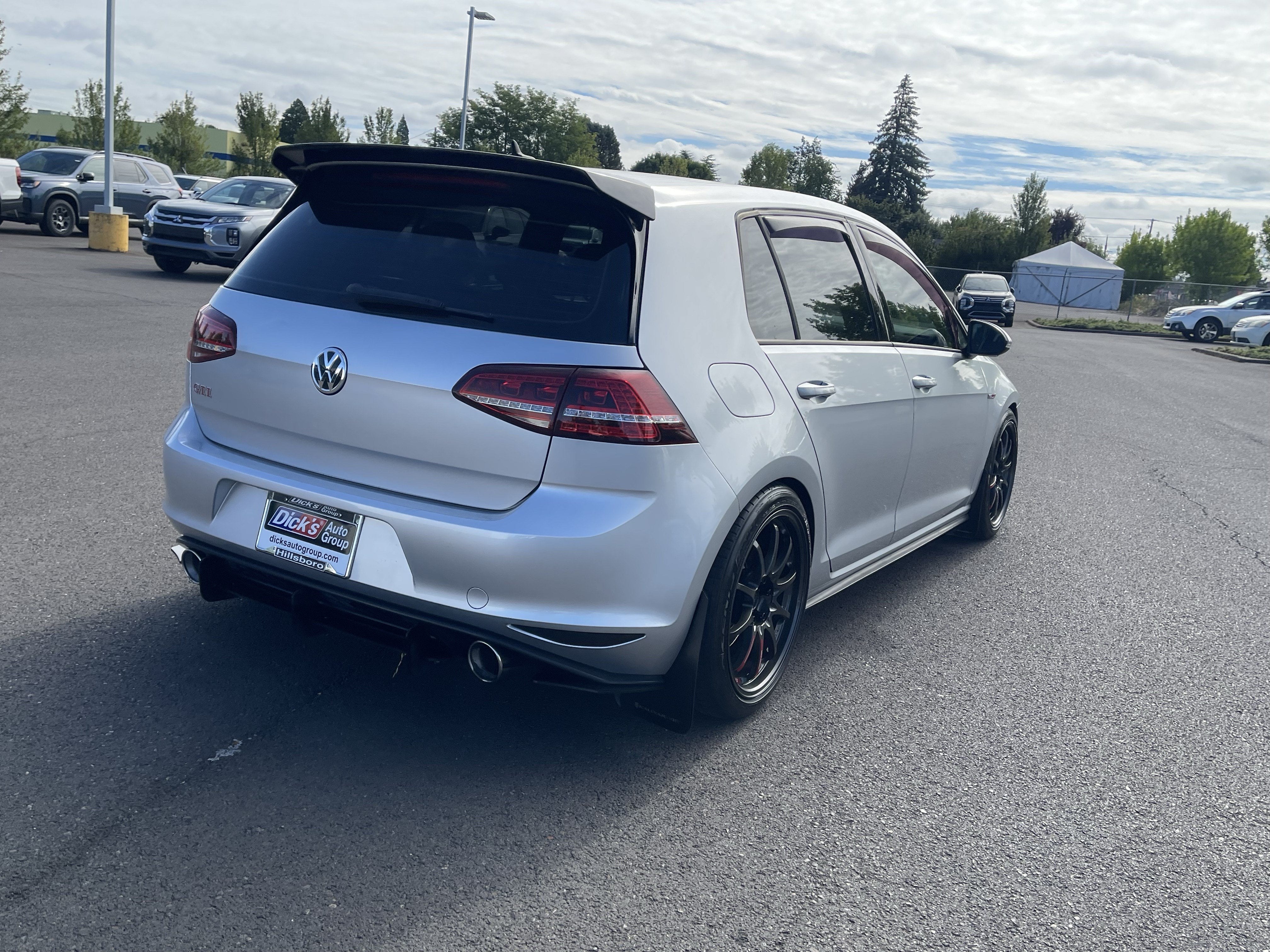 2017 Volkswagen Golf GTI S