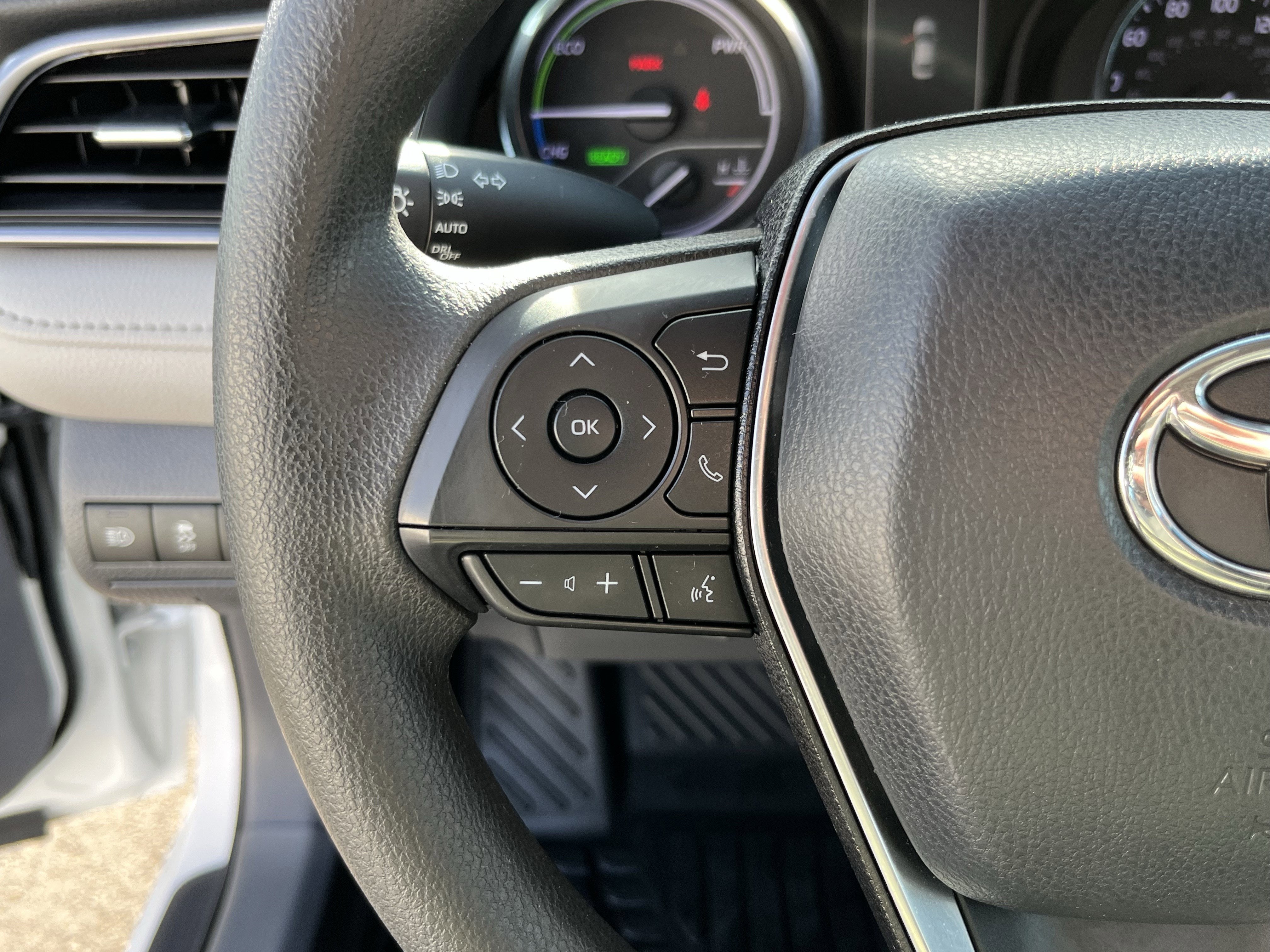 2019 Toyota Camry Hybrid LE