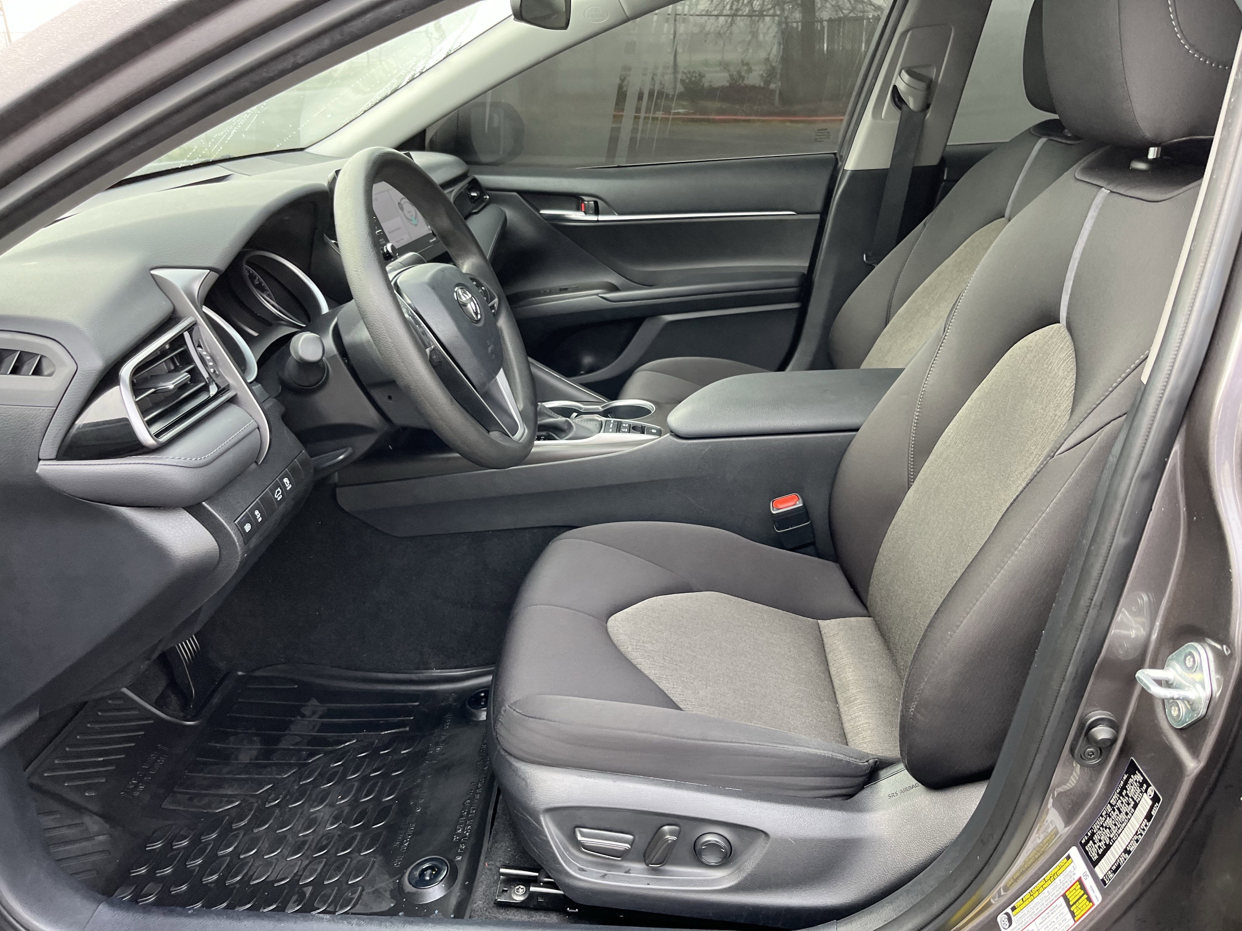 2022 Toyota Camry Hybrid LE