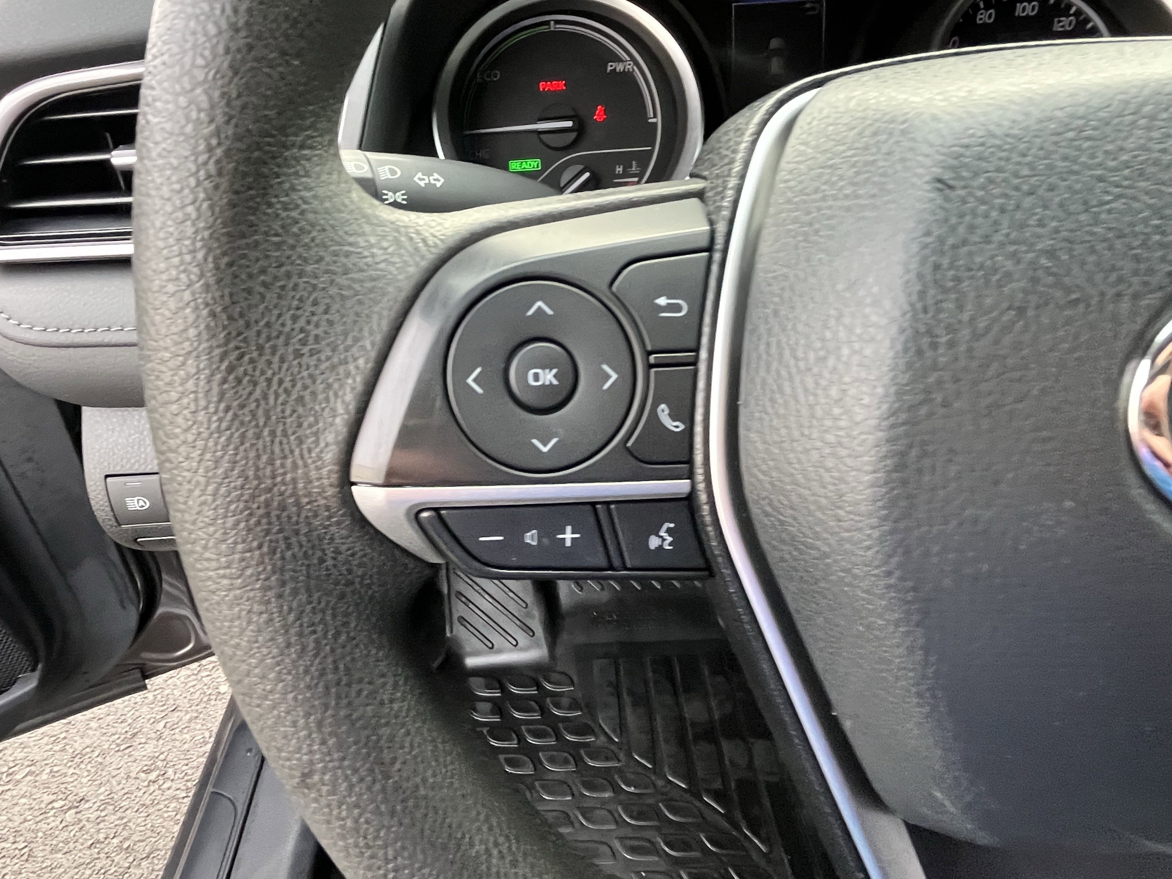 2022 Toyota Camry Hybrid LE