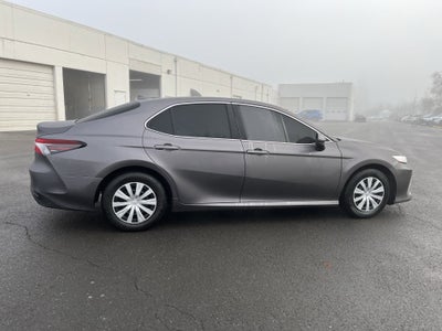 2022 Toyota Camry Hybrid LE