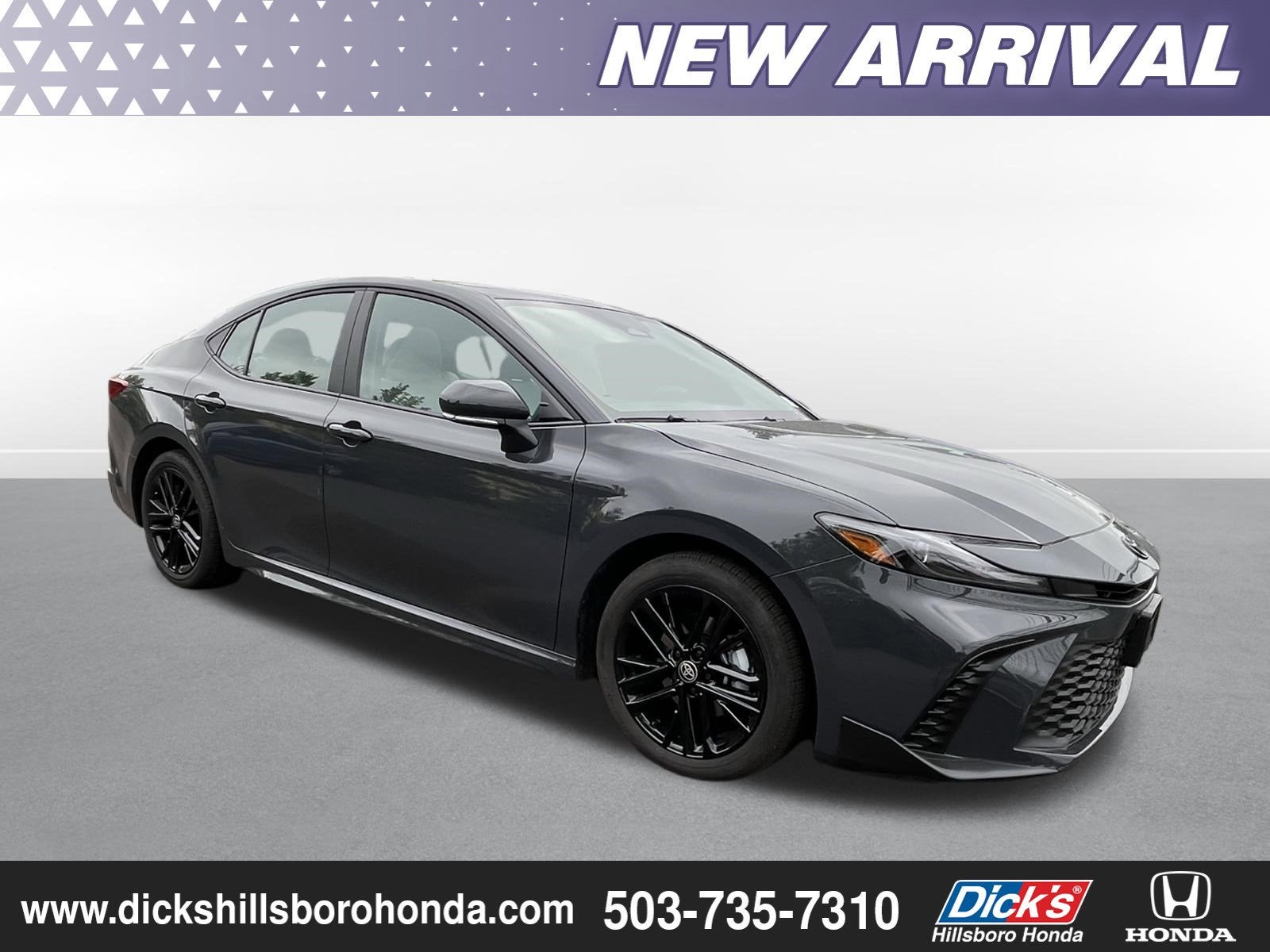 2025 Toyota Camry SE AWD Hybrid's photo