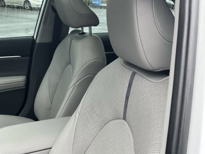 2023 Toyota Camry Hybrid XLE