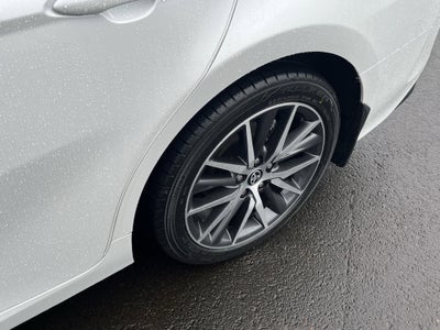 2023 Toyota Camry Hybrid XLE