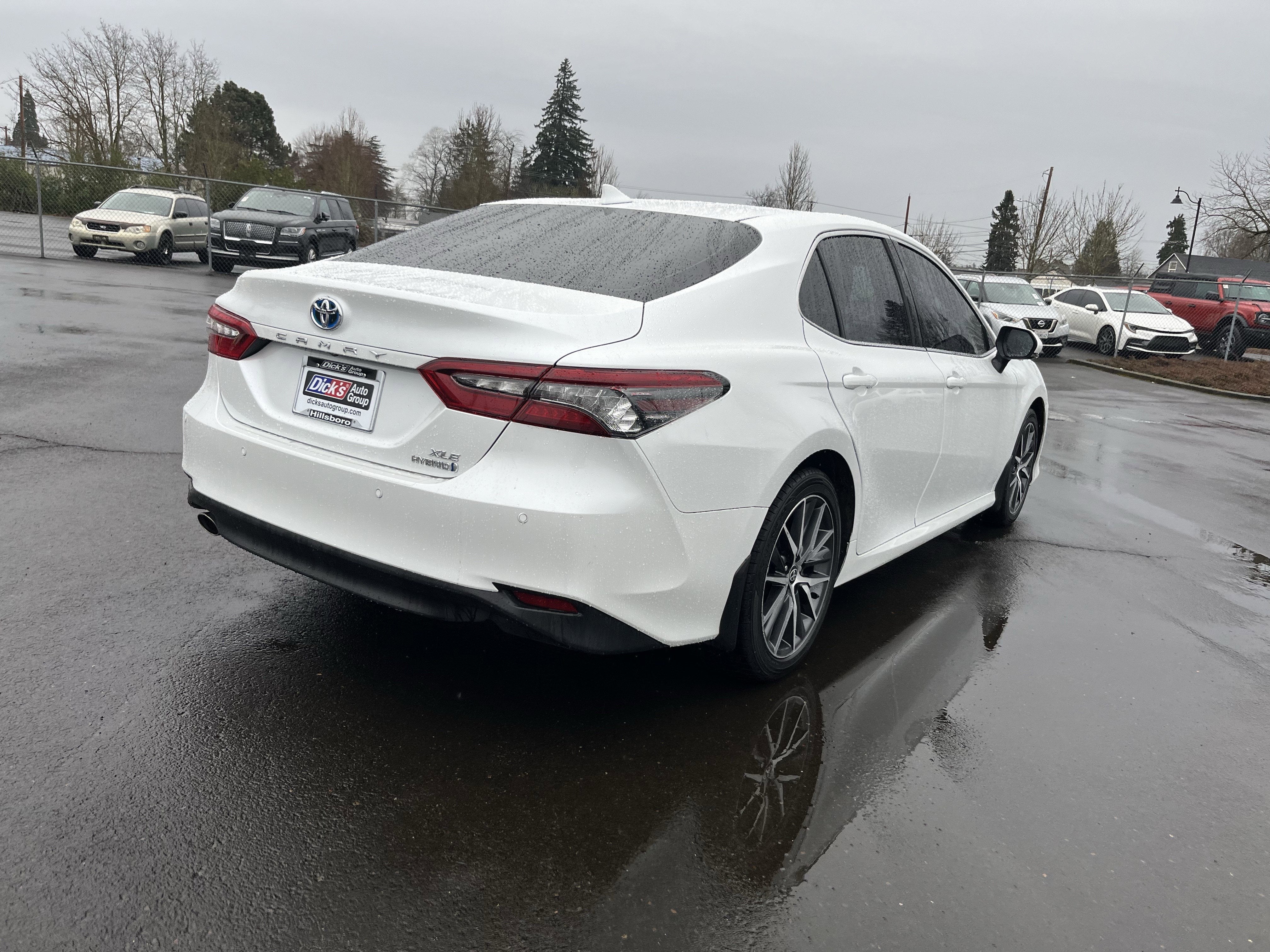 2023 Toyota Camry Hybrid XLE