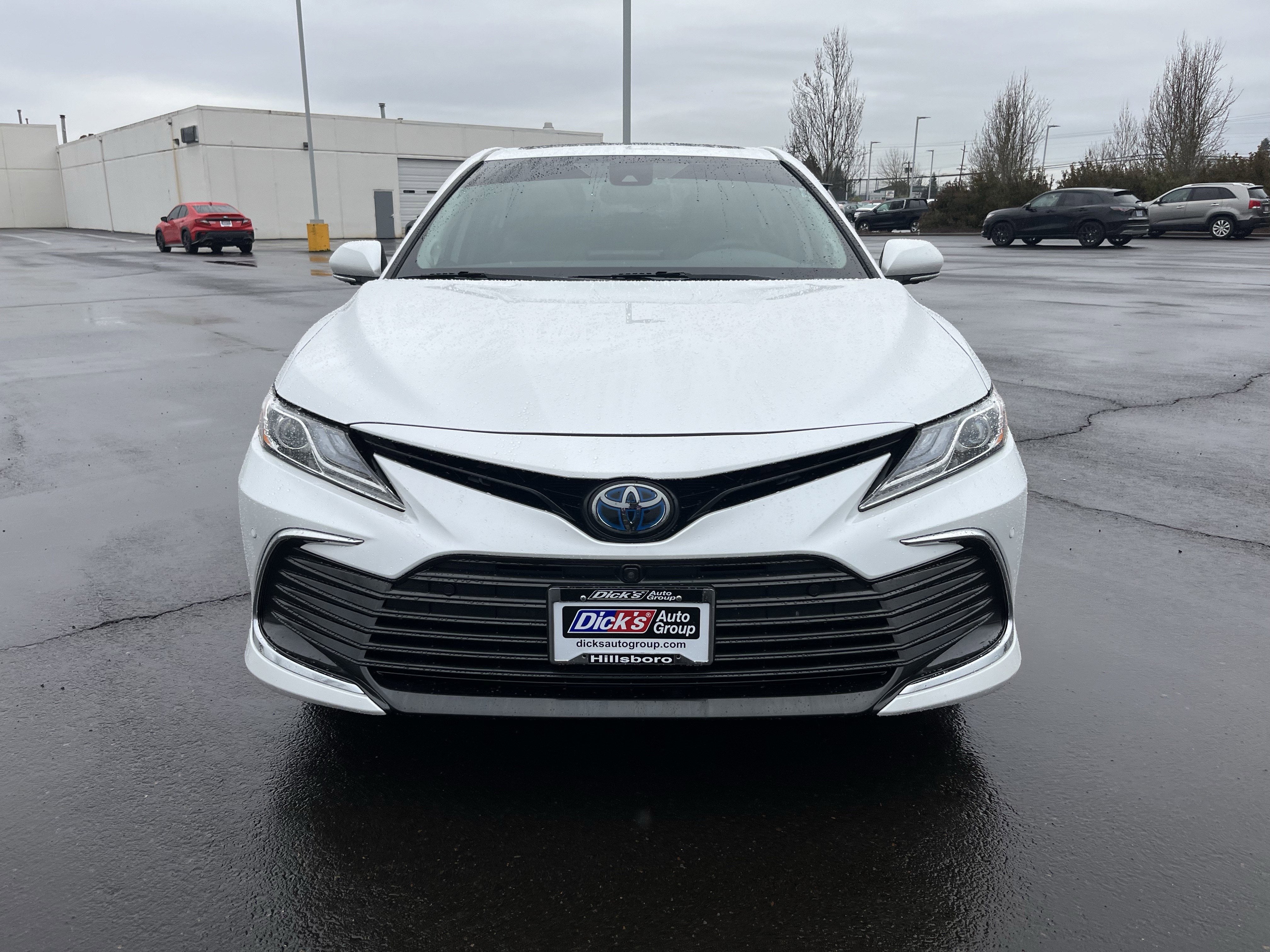 2023 Toyota Camry Hybrid XLE