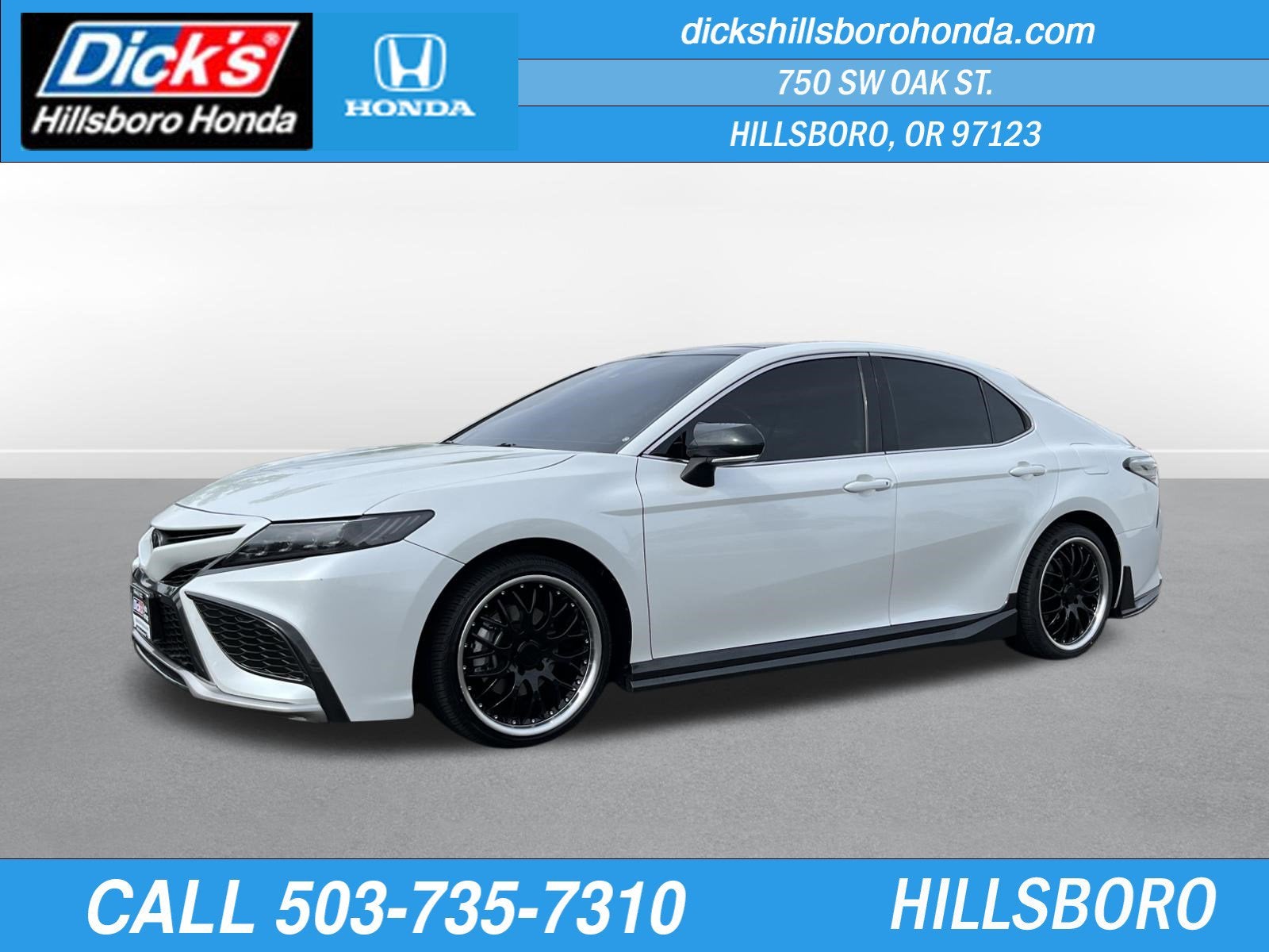 2022 Toyota Camry XSE AWD's photo