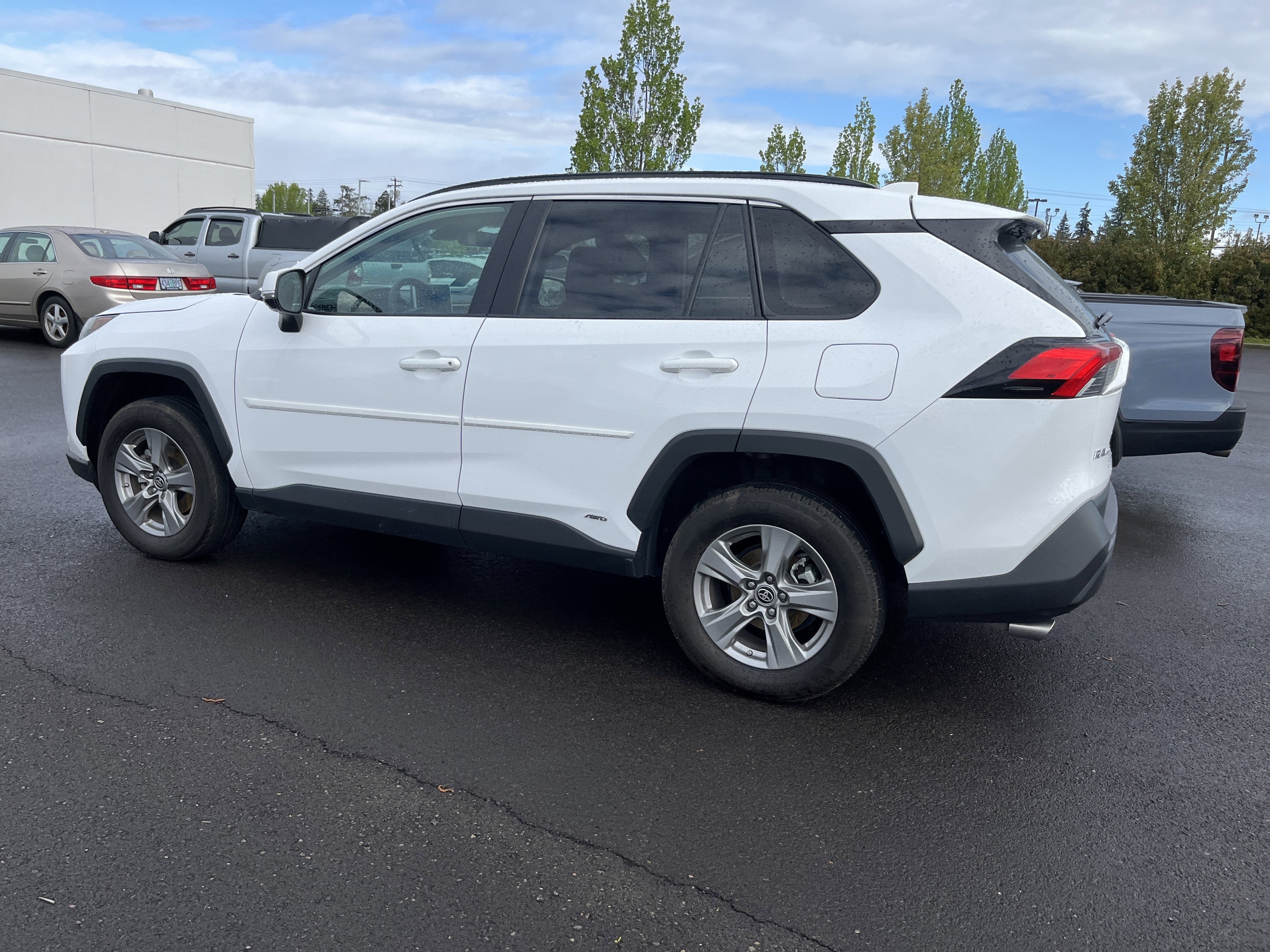 2024 Toyota RAV4 Hybrid LE
