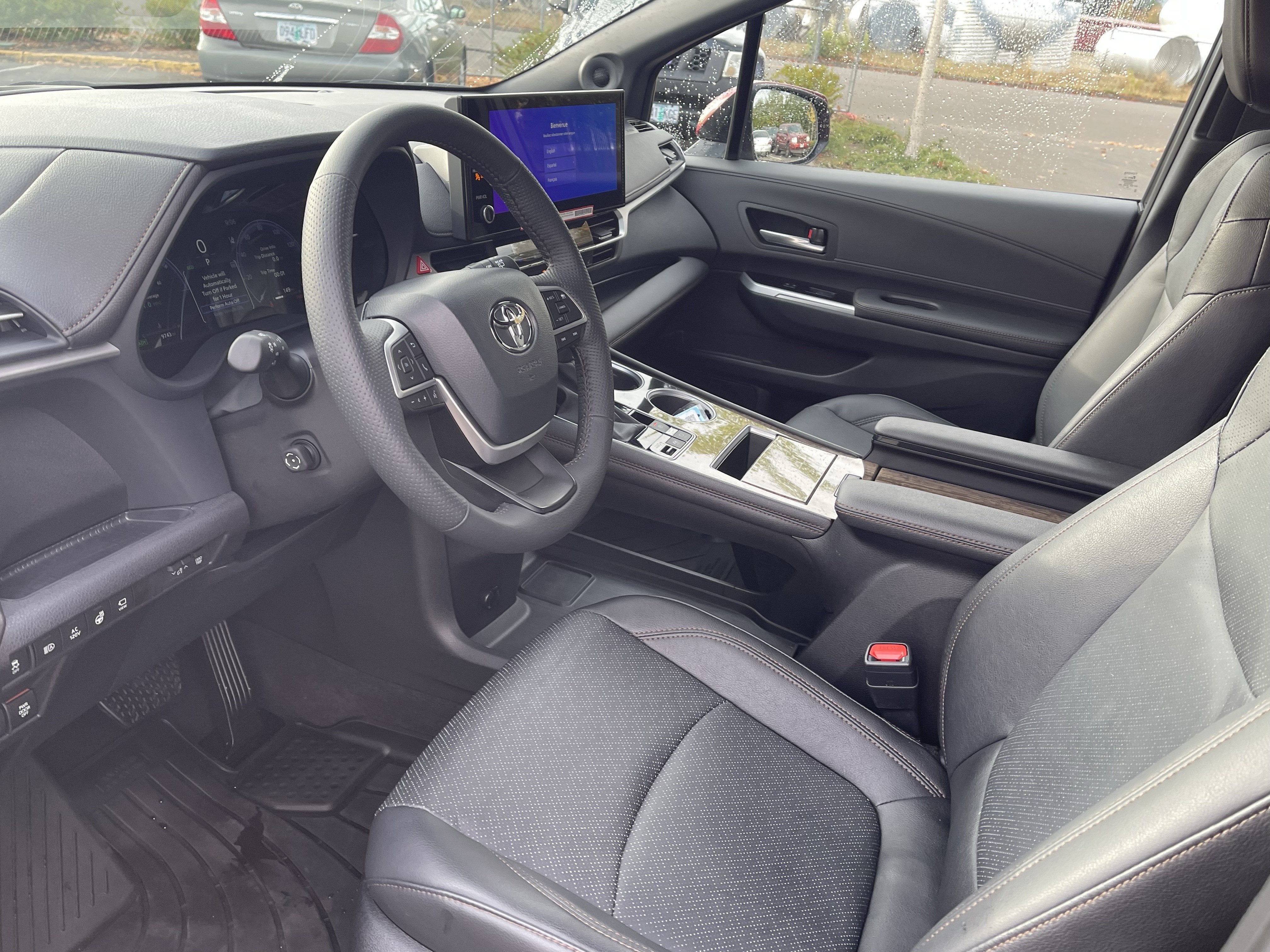 2025 Toyota Sienna Platinum