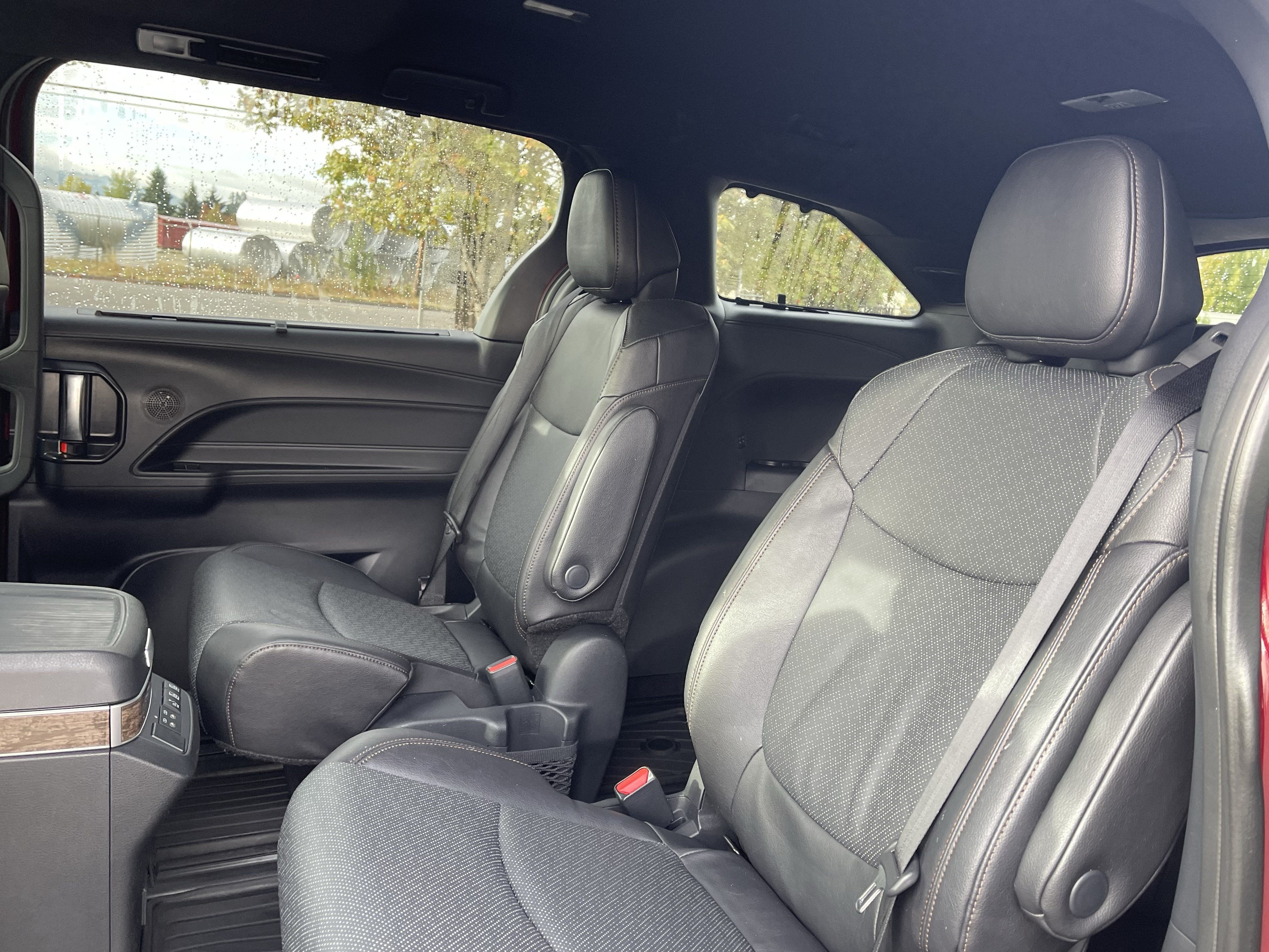 2025 Toyota Sienna Platinum