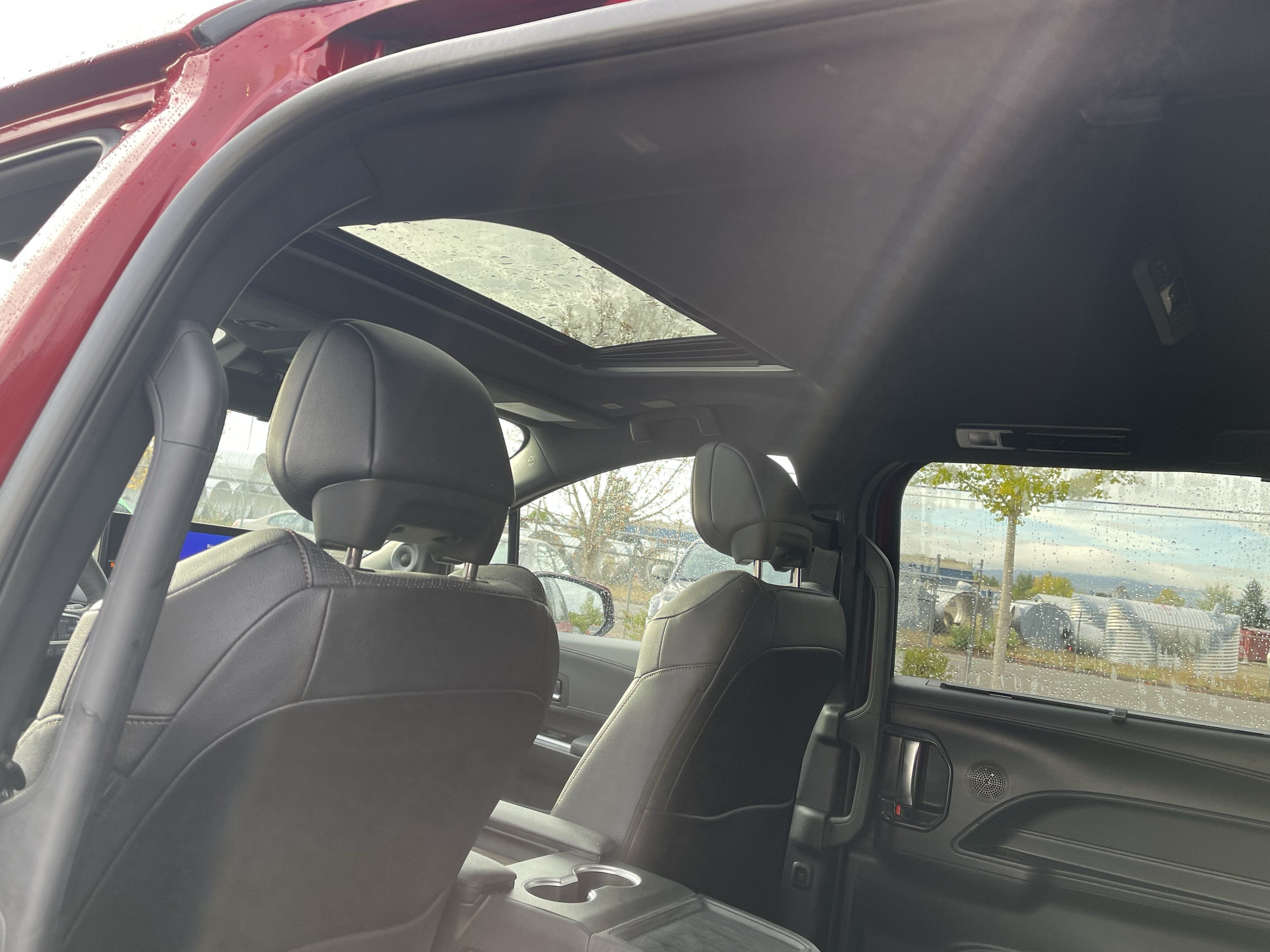 2025 Toyota Sienna Platinum