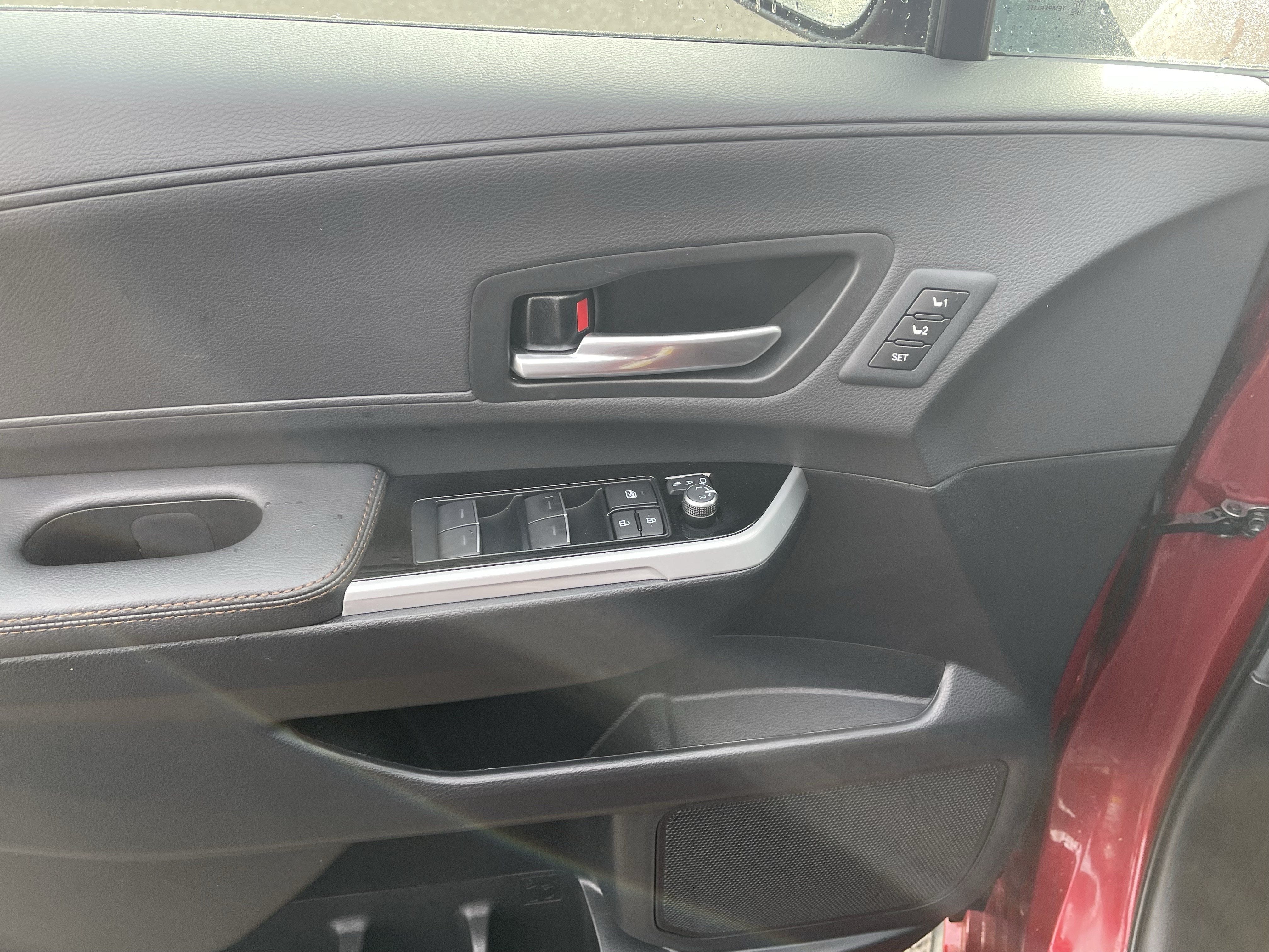 2025 Toyota Sienna Platinum
