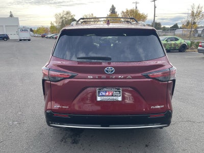 2025 Toyota Sienna Platinum