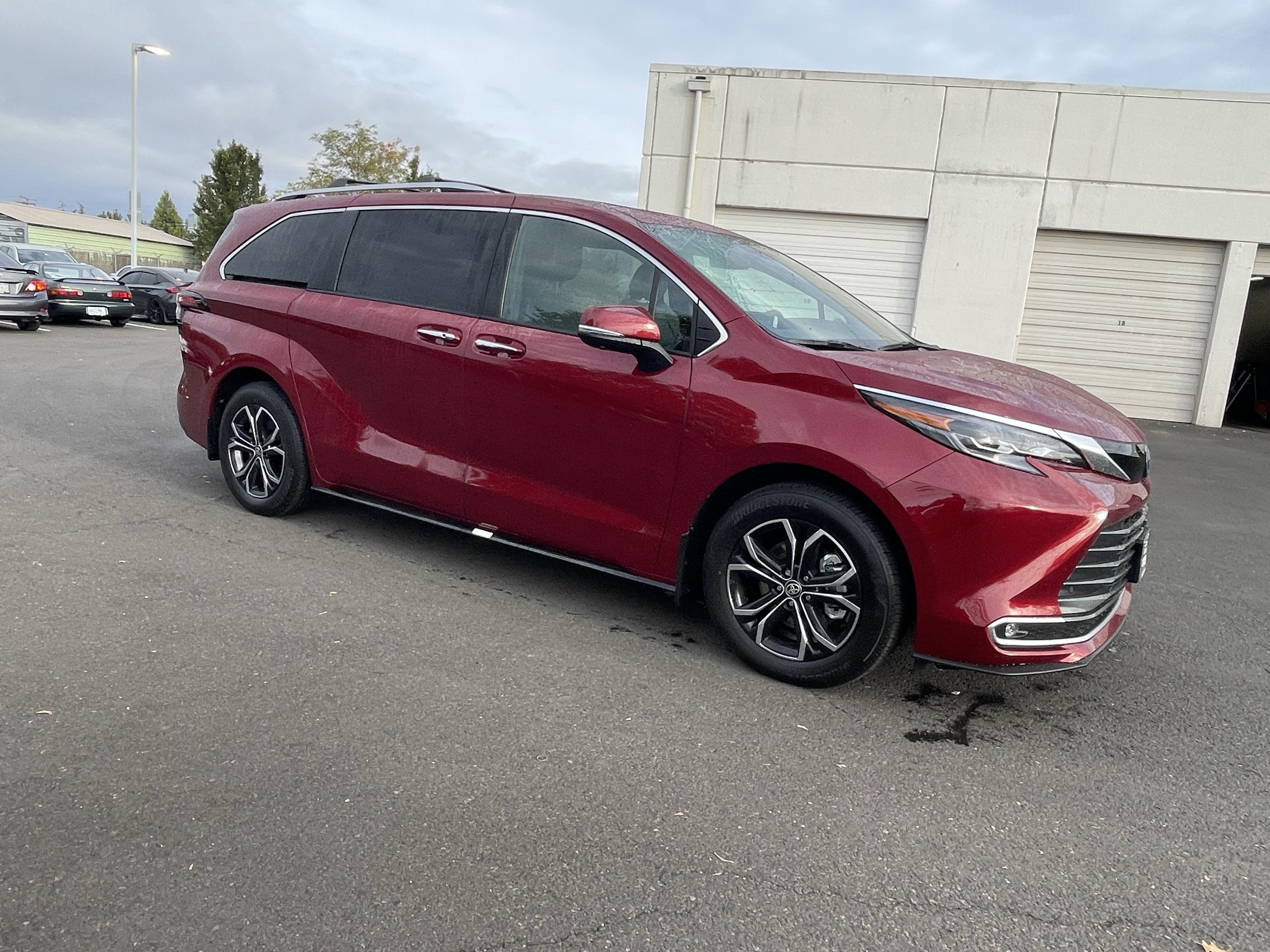 2025 Toyota Sienna Platinum