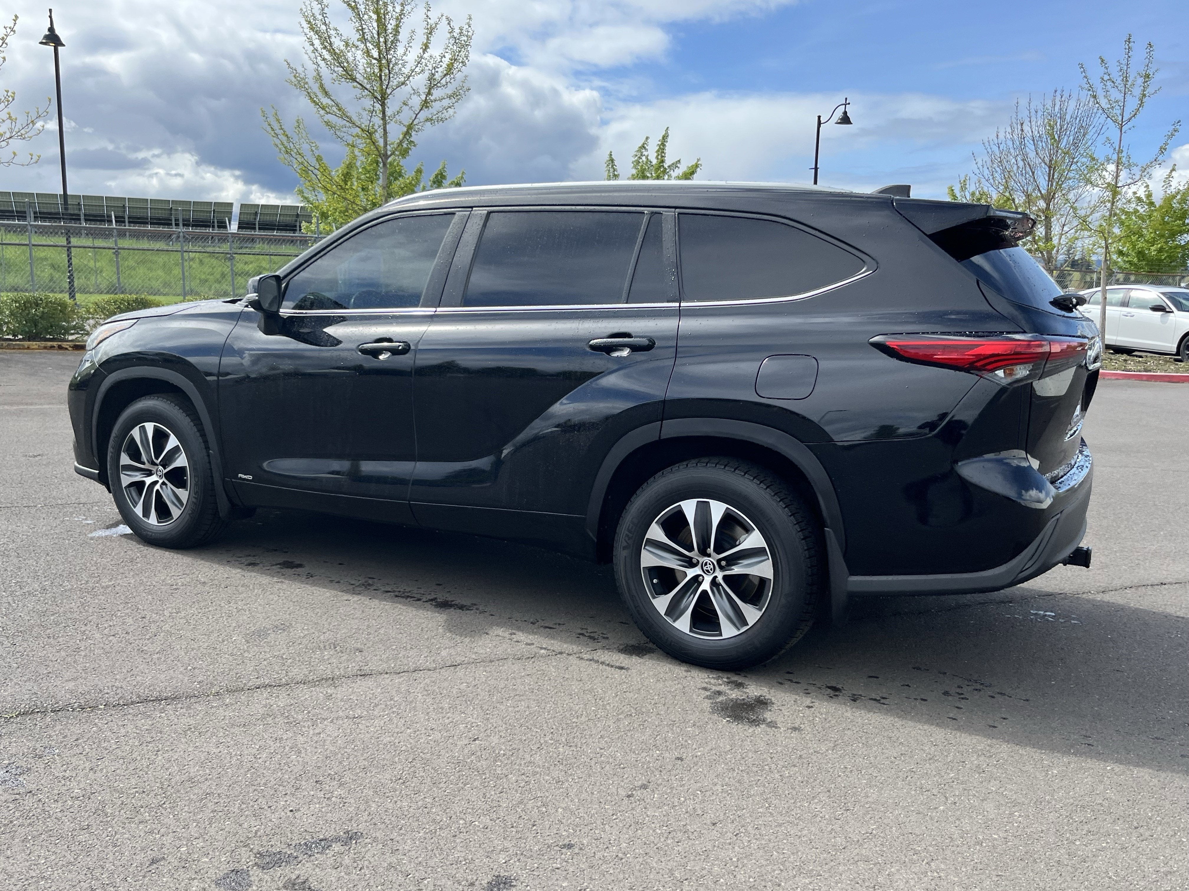 2023 Toyota Highlander Hybrid XLE