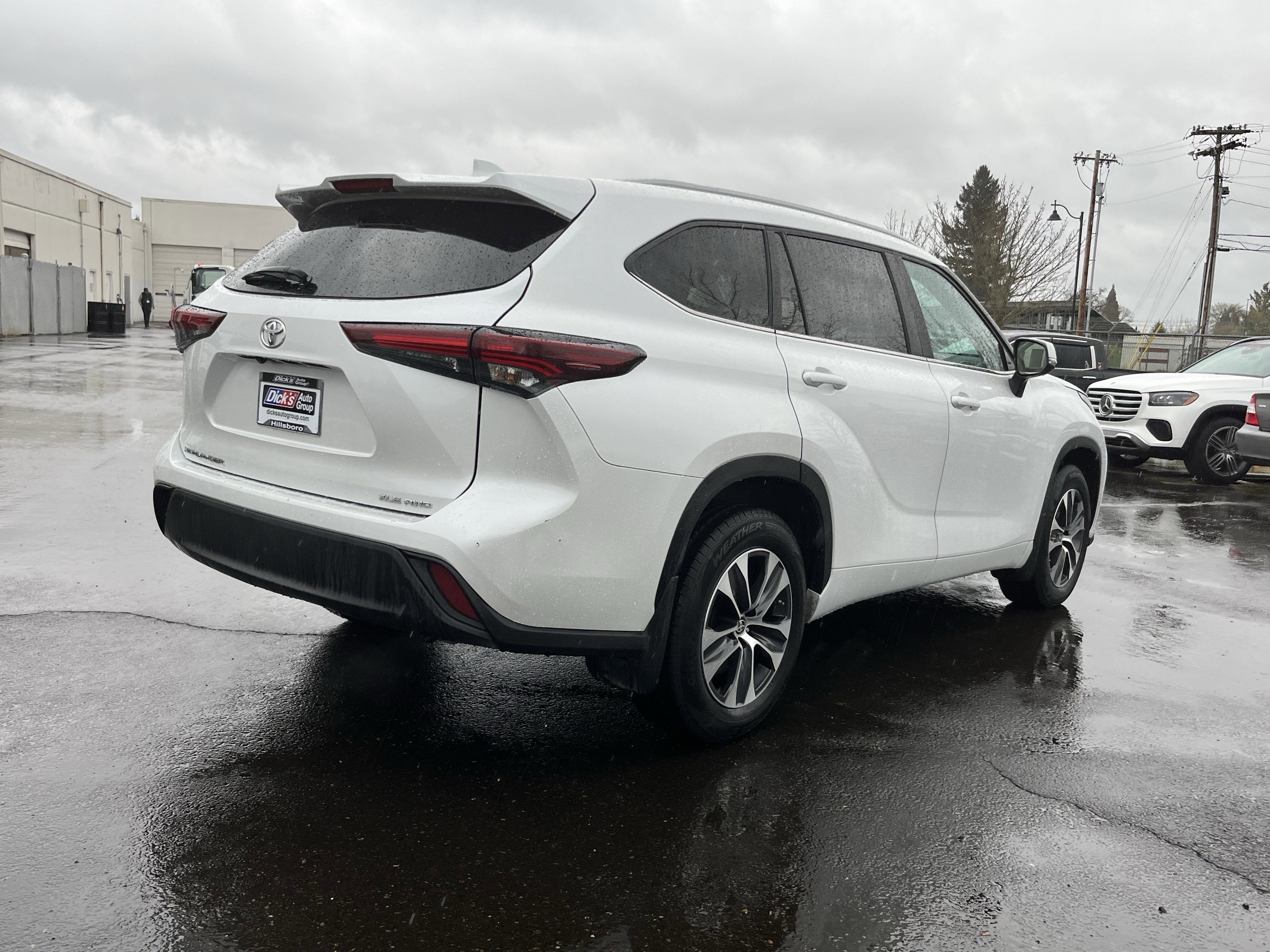 2024 Toyota Highlander LE